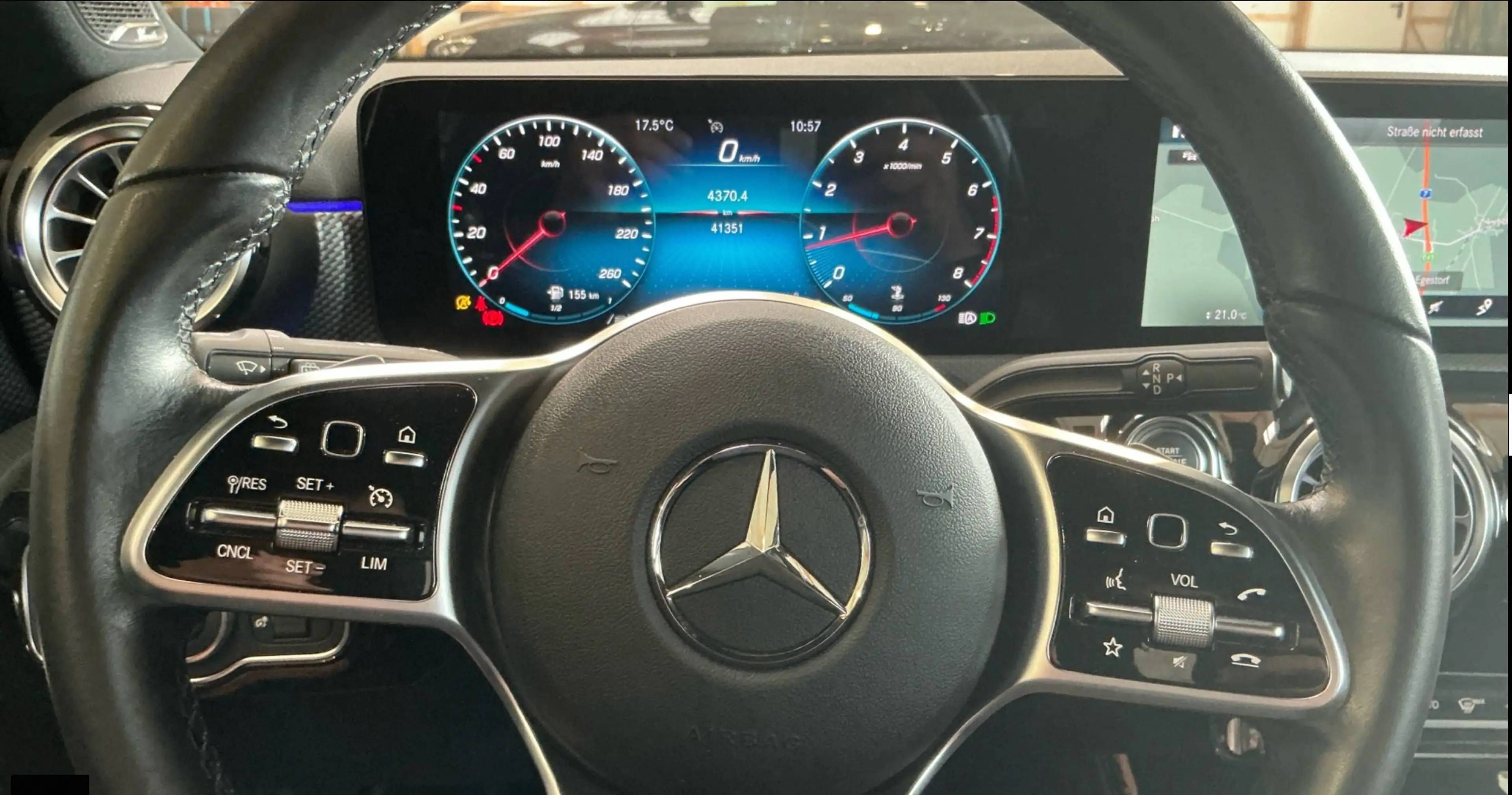 Mercedes-Benz A 200 A 200 PROGRESSIVE LED/AMBIENTE/WIDESREEN+DAB/AUGMENTREALVID/CARPLAY/INDUKTION/BURMESTER SOUNDSYSTEM — photo 6