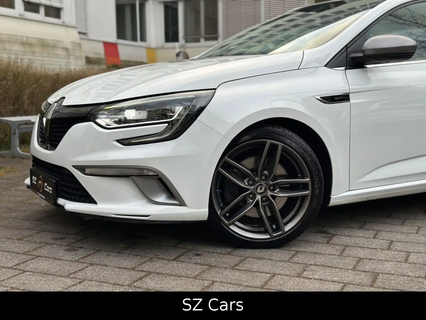Renault Megane IV Grandtour GT Sport*LED*NAVI*AUT Fehér - 2