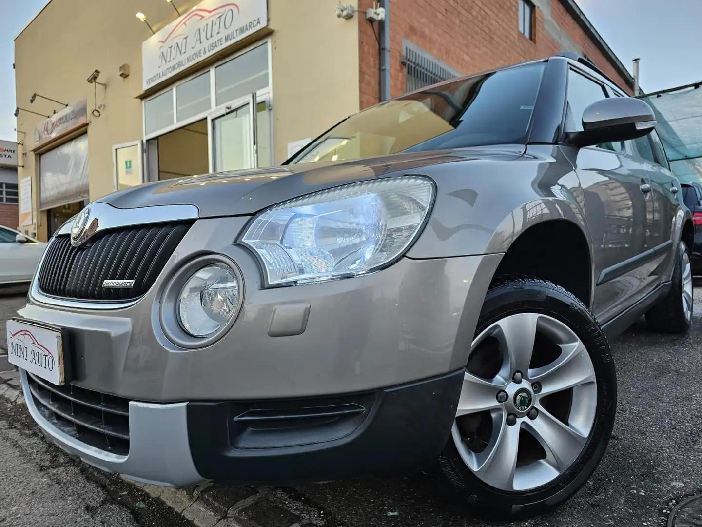 Skoda Yeti 1.6 TDI 105cv Greenline*Unipro*Euro5* Grigio - 1