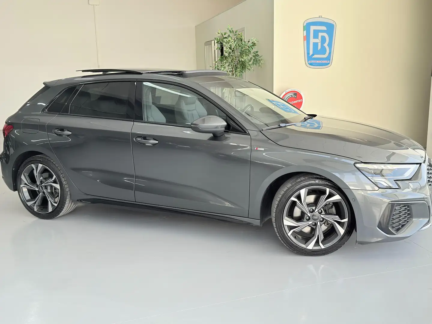 Audi A3 Audi A3 SportBack 35Tdi S-tronic SLine Gris - 2