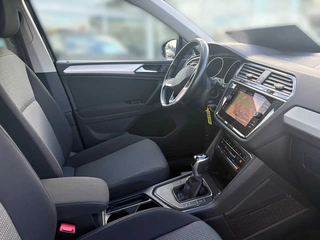 Volkswagen Tiguan LIFE 2.0 TDI 150PS DSG +IQ.LIGHT+ACC+NAVI+SHZ+17", миниатюра 9