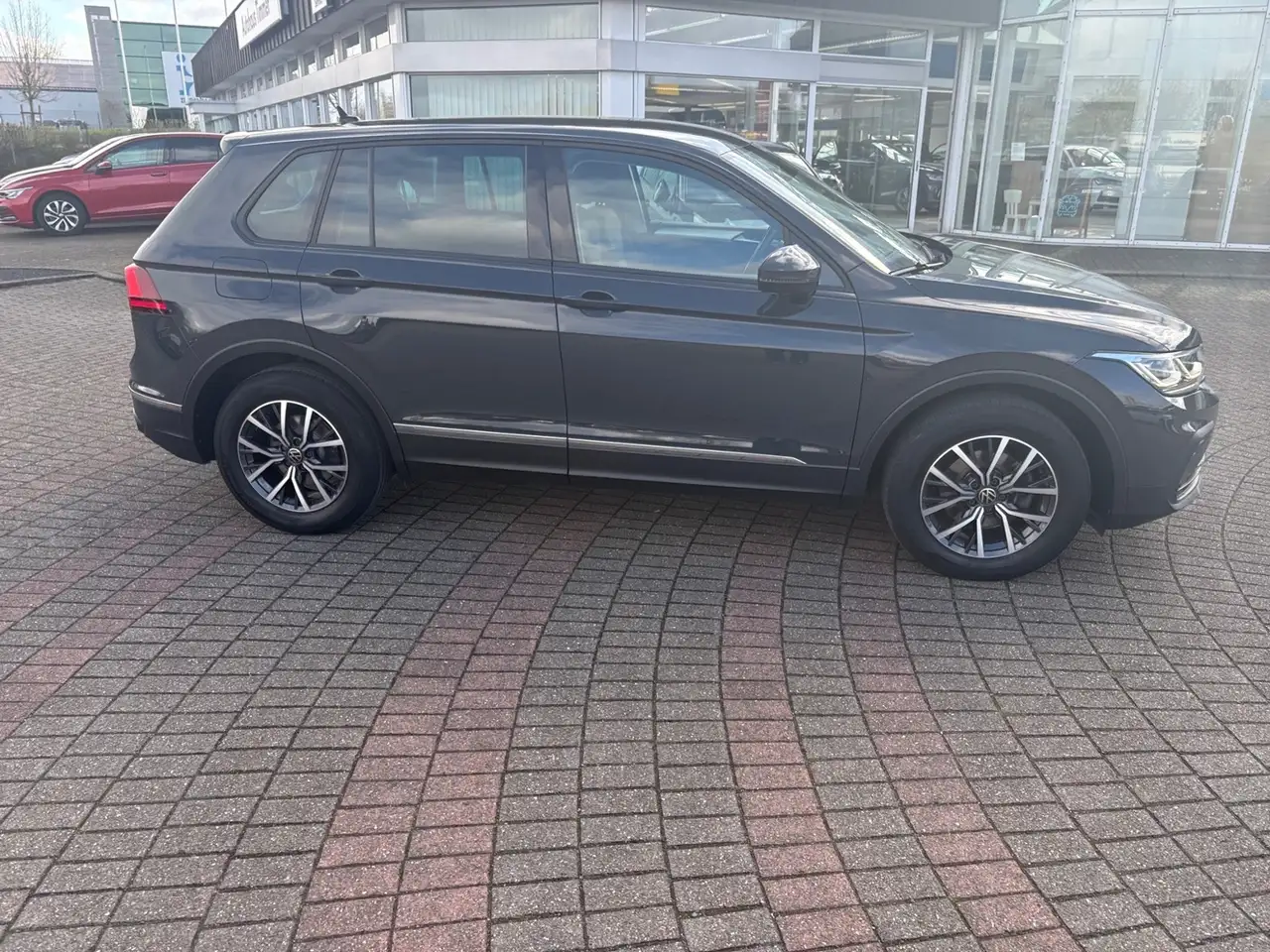 Volkswagen Tiguan LIFE 2.0 TDI 150PS DSG +IQ.LIGHT+ACC+NAVI+SHZ+17", миниатюра 24