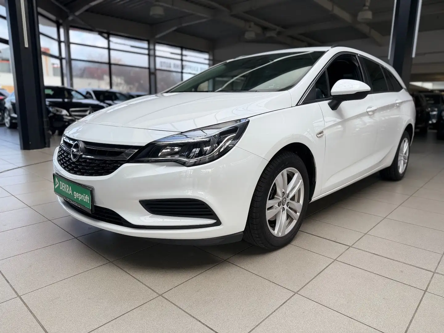 Opel Astra K Sports Tourer, Bluetooth, Navi, SHZ Wit - 1