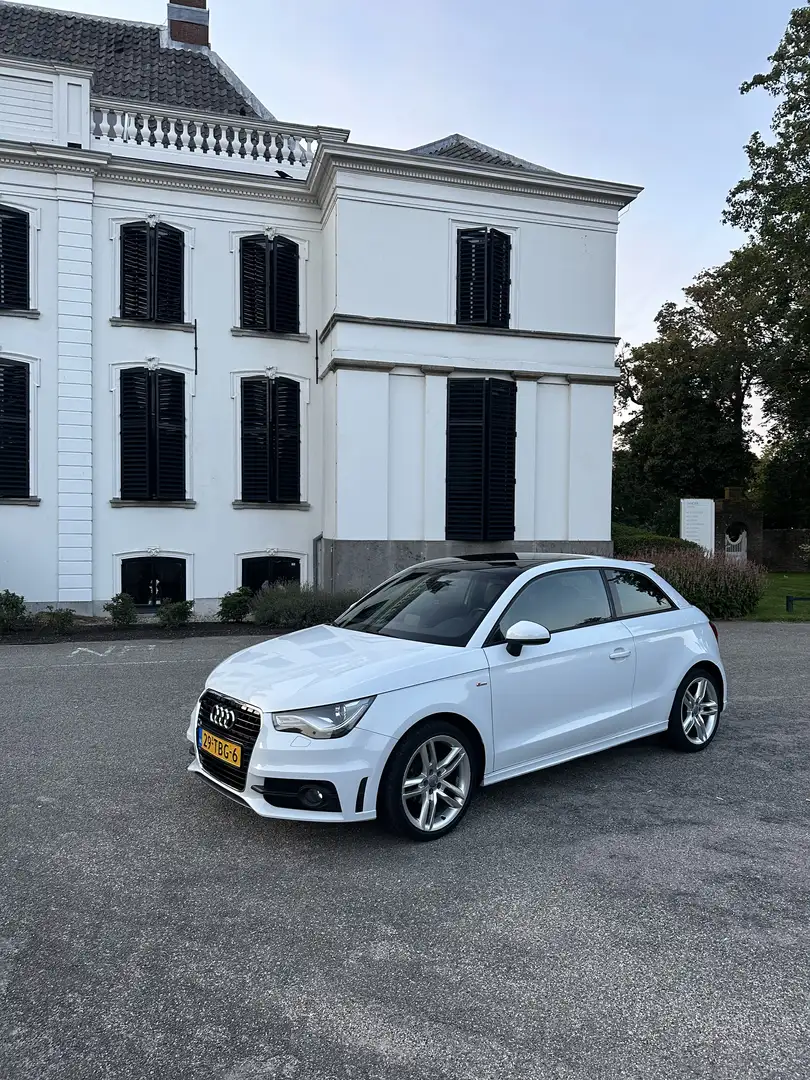 Audi A1 1.2 TFSI Pro Line S nieuwe APK PANO/NAVI Wit - 1