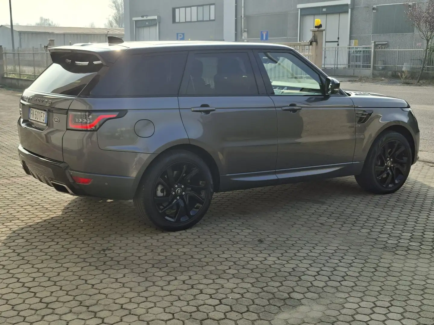 Land Rover Range Rover Sport 3.0 tdV6 HSE Dynamic *TAGLIANDI CERTIFICATI* Grigio - 2