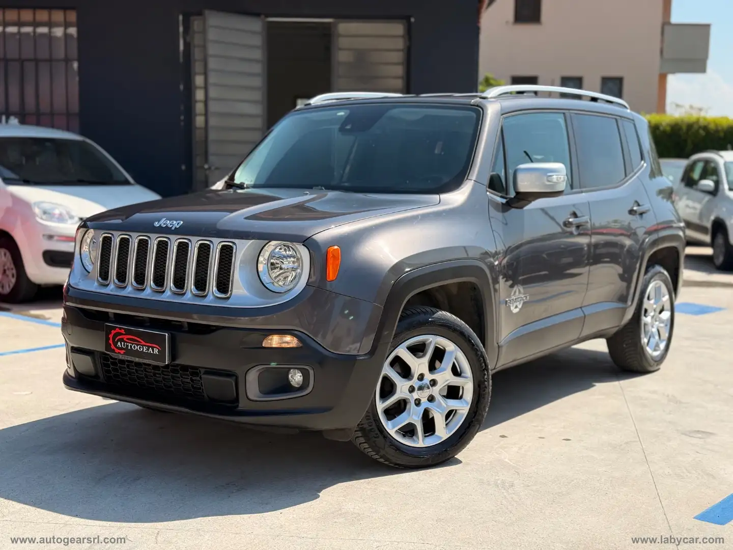 Jeep Renegade 2.0 Mjt 140 CV 4WD AD. Limited Grijs - 1