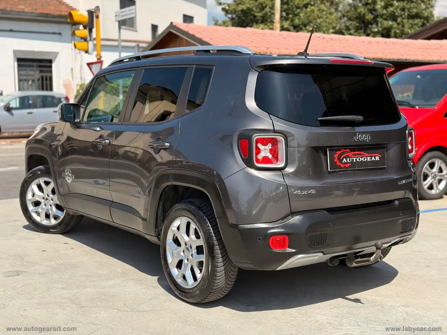 Jeep Renegade 2.0 Mjt 140 CV 4WD AD. Limited Grijs - 2