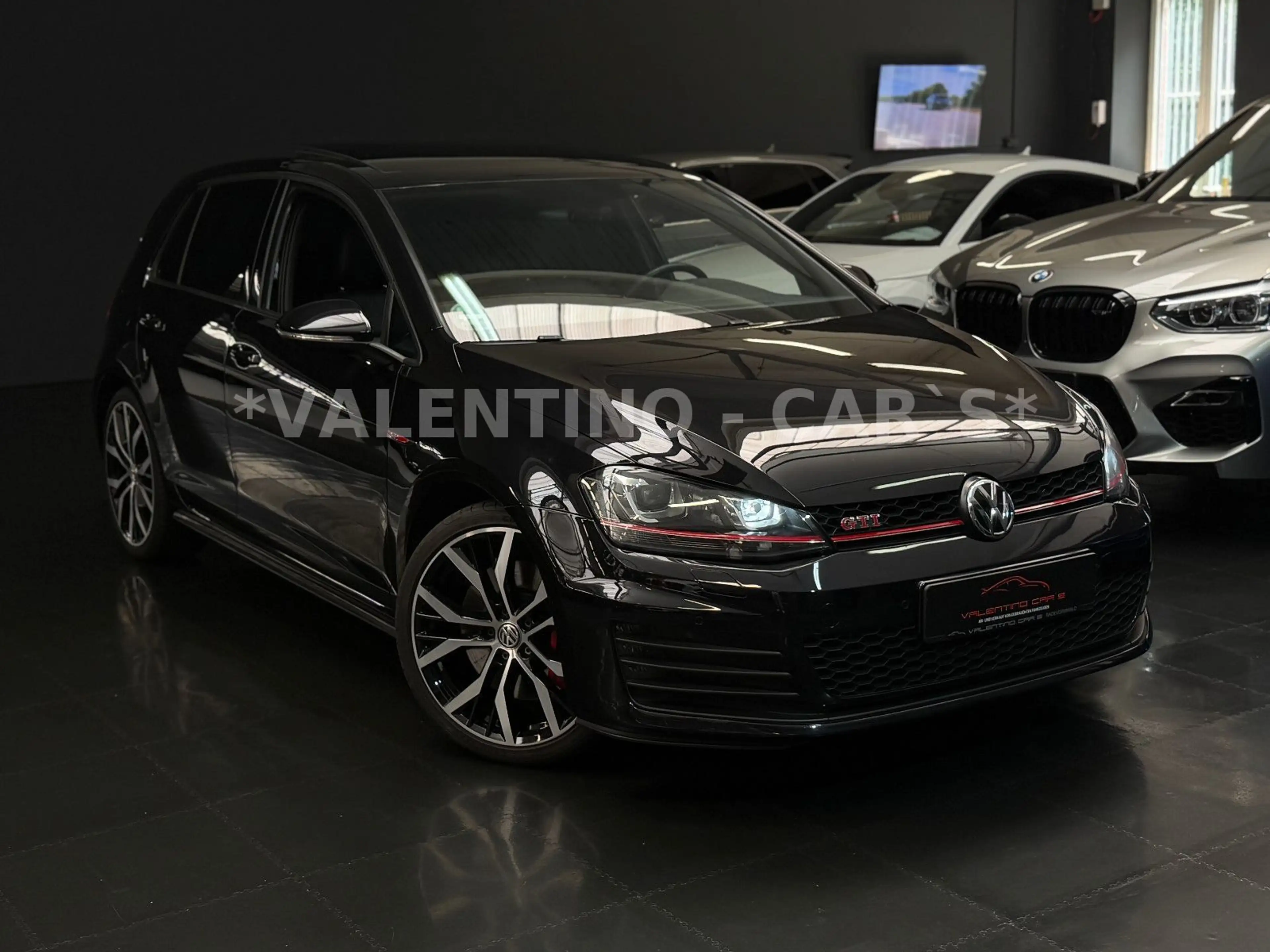 Volkswagen Golf VII GTI Performance DSG/AHK/Nav/Pano/Kamera