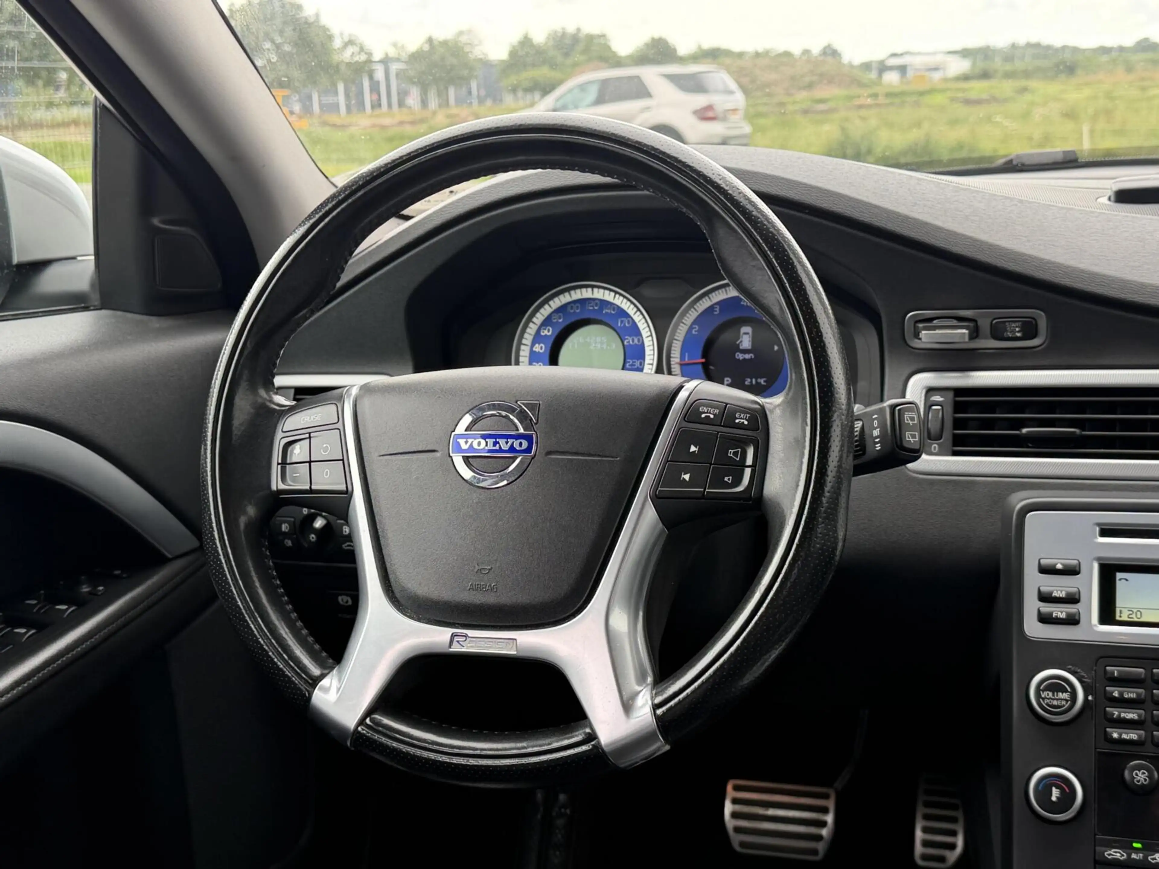 Volvo V70 2.0T Momentum - NL auto - R-design - Nette staat — photo 14