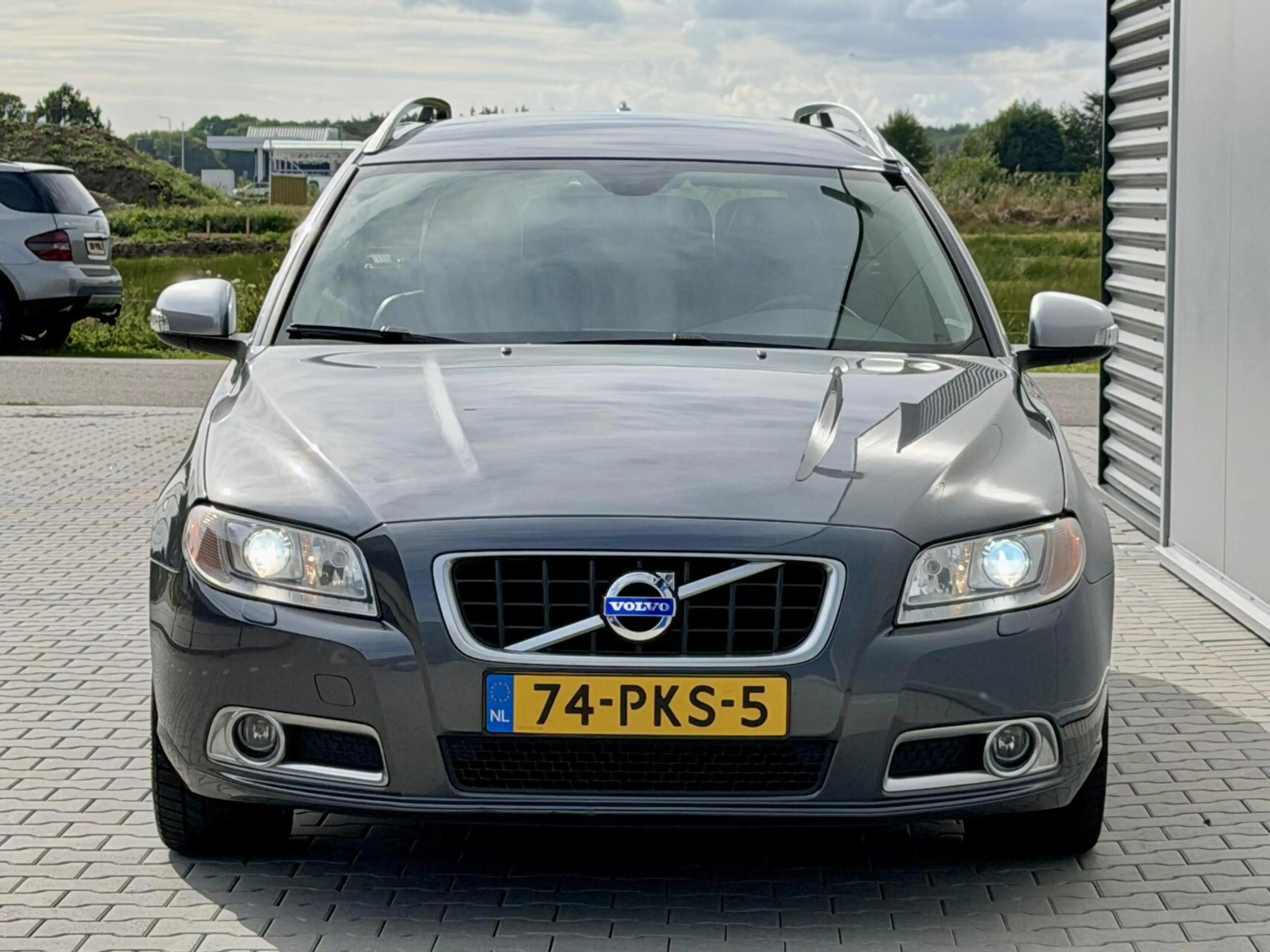 Volvo V70 2.0T Momentum - NL auto - R-design - Nette staat — photo 2