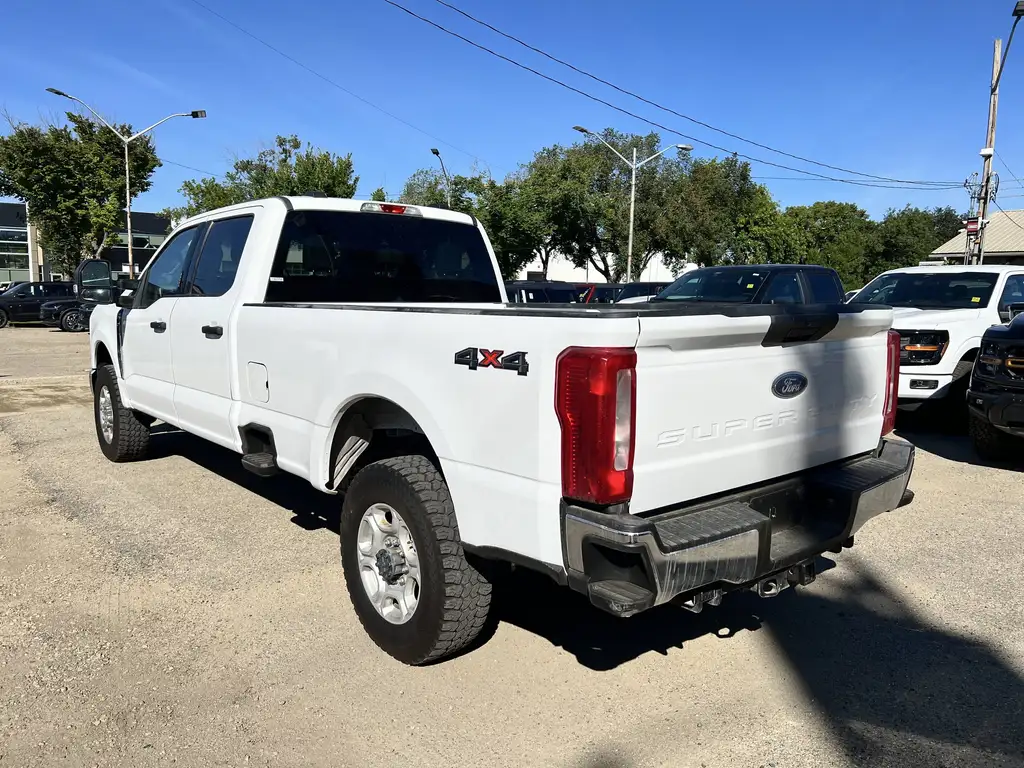 2023 Ford F-350 Super Duty XLT Crew Cab 176 | Tow Hooks | Trailer Sway Contro — photo 7