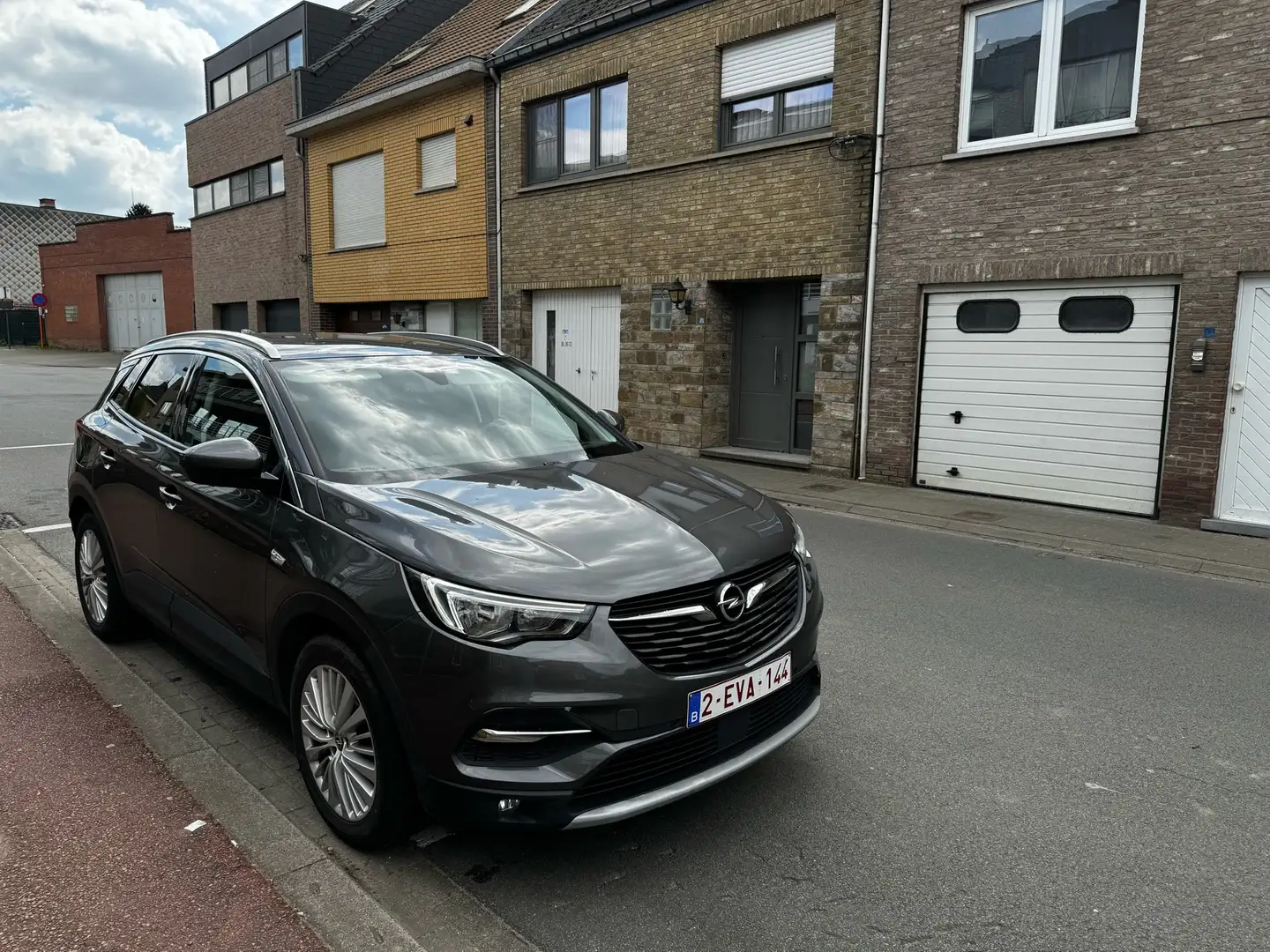 Opel Grandland X 1.6 turbo diesel 160ch Коричневий - 1