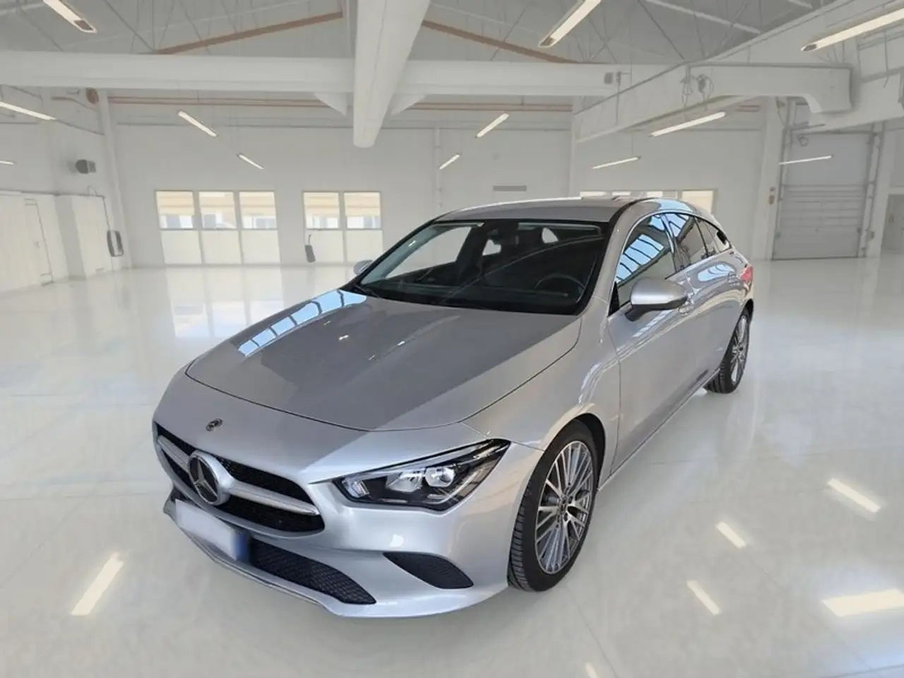 Mercedes-Benz CLA 200