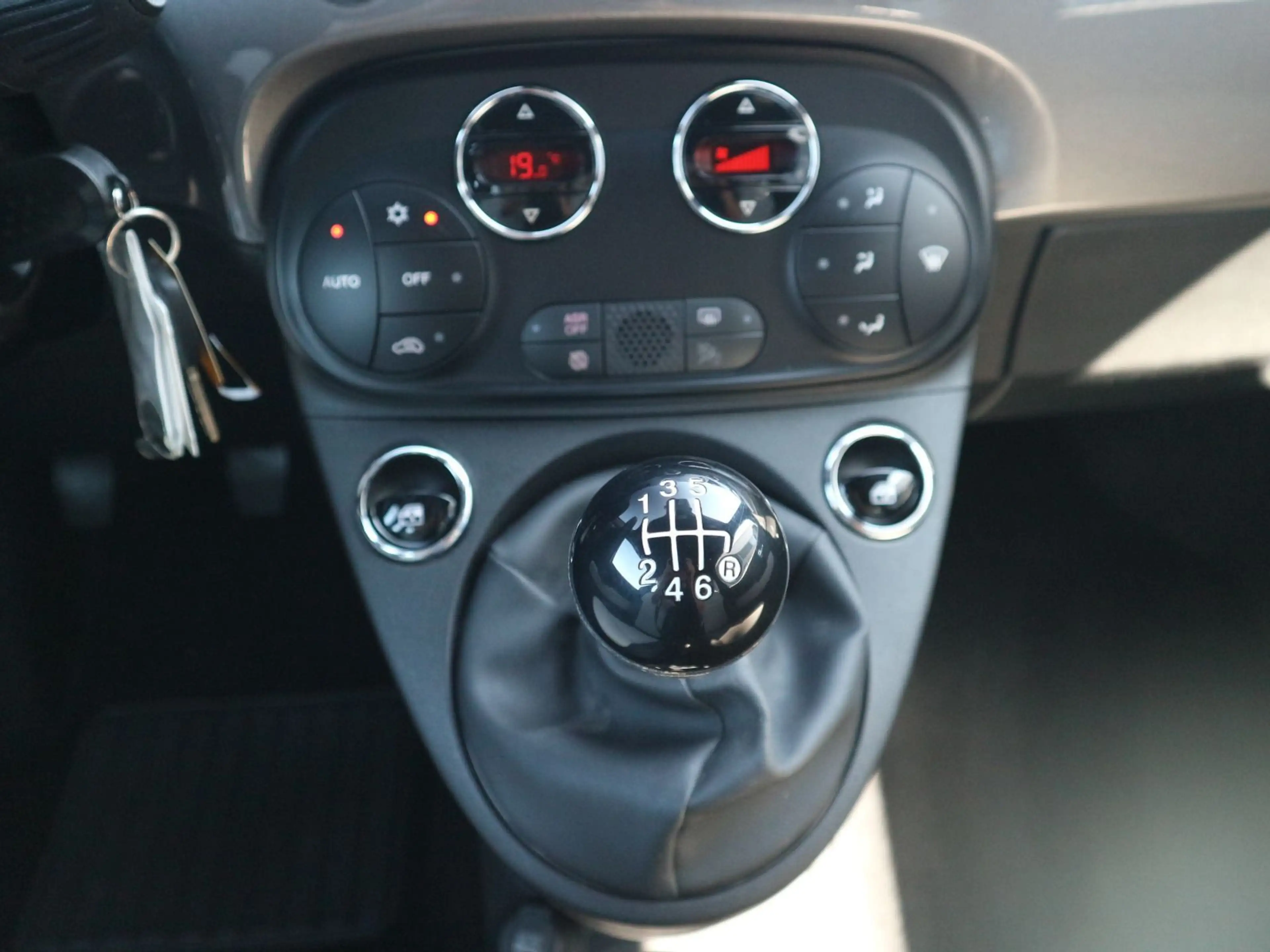Fiat 500C Dolcevita 1.0 Mild Hybrid DAB+ CARPLAY — photo 13