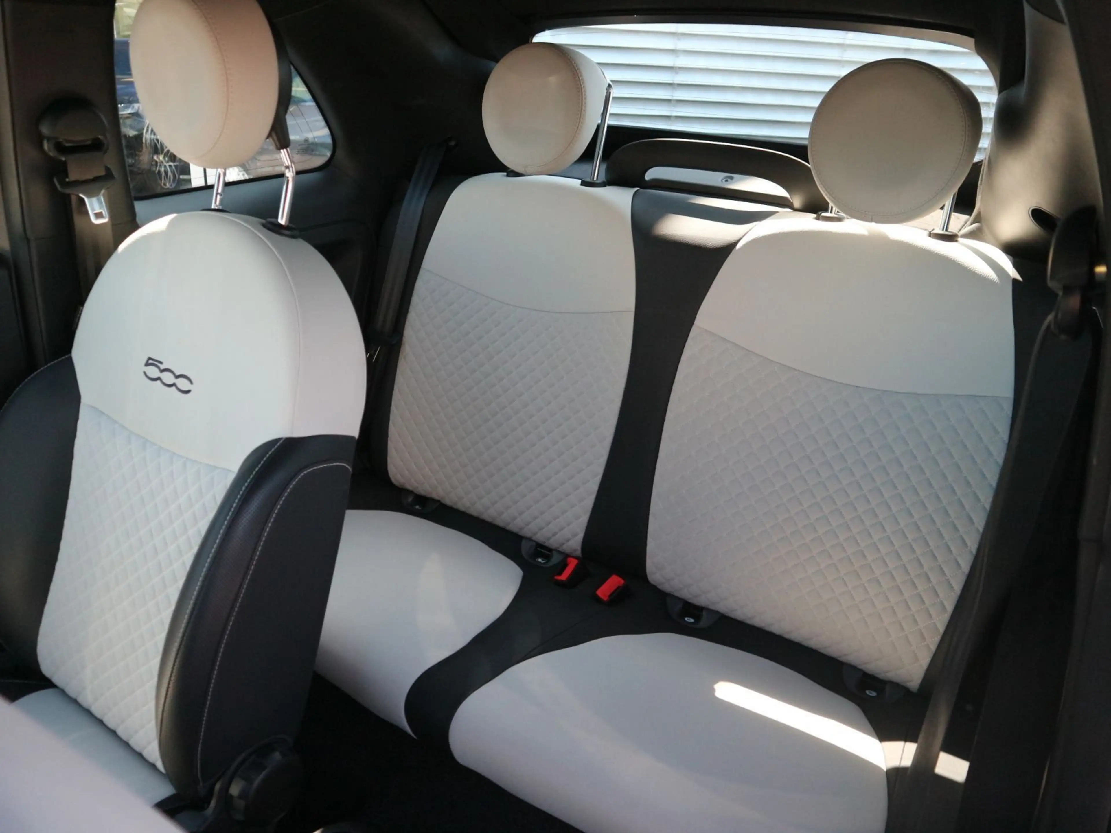 Fiat 500C Dolcevita 1.0 Mild Hybrid DAB+ CARPLAY — photo 10
