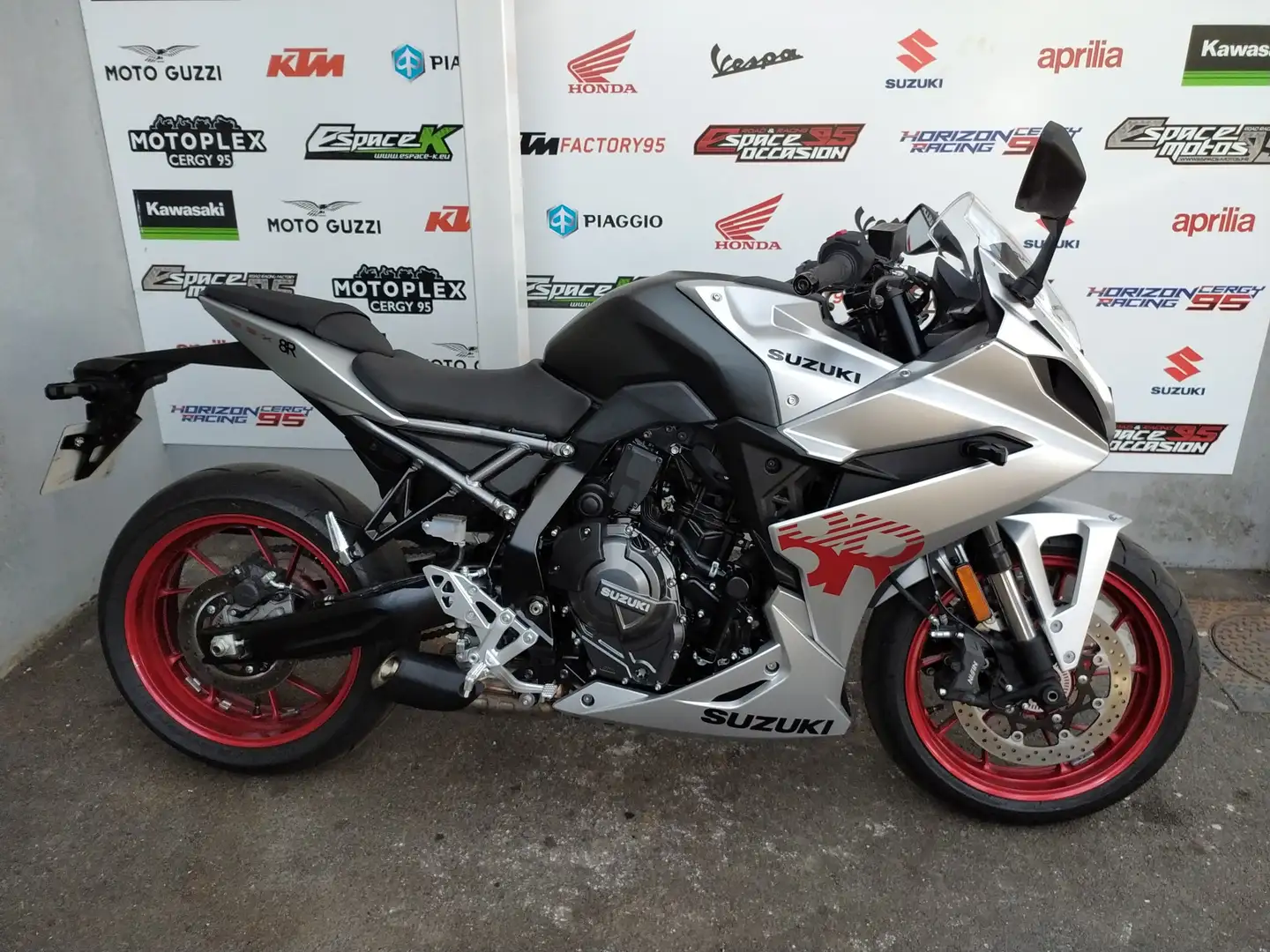 Suzuki GSX 8R Grigio - 1