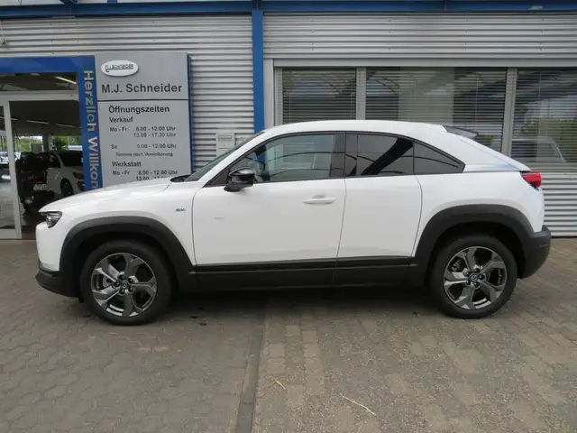 Mazda MX-30 view 4