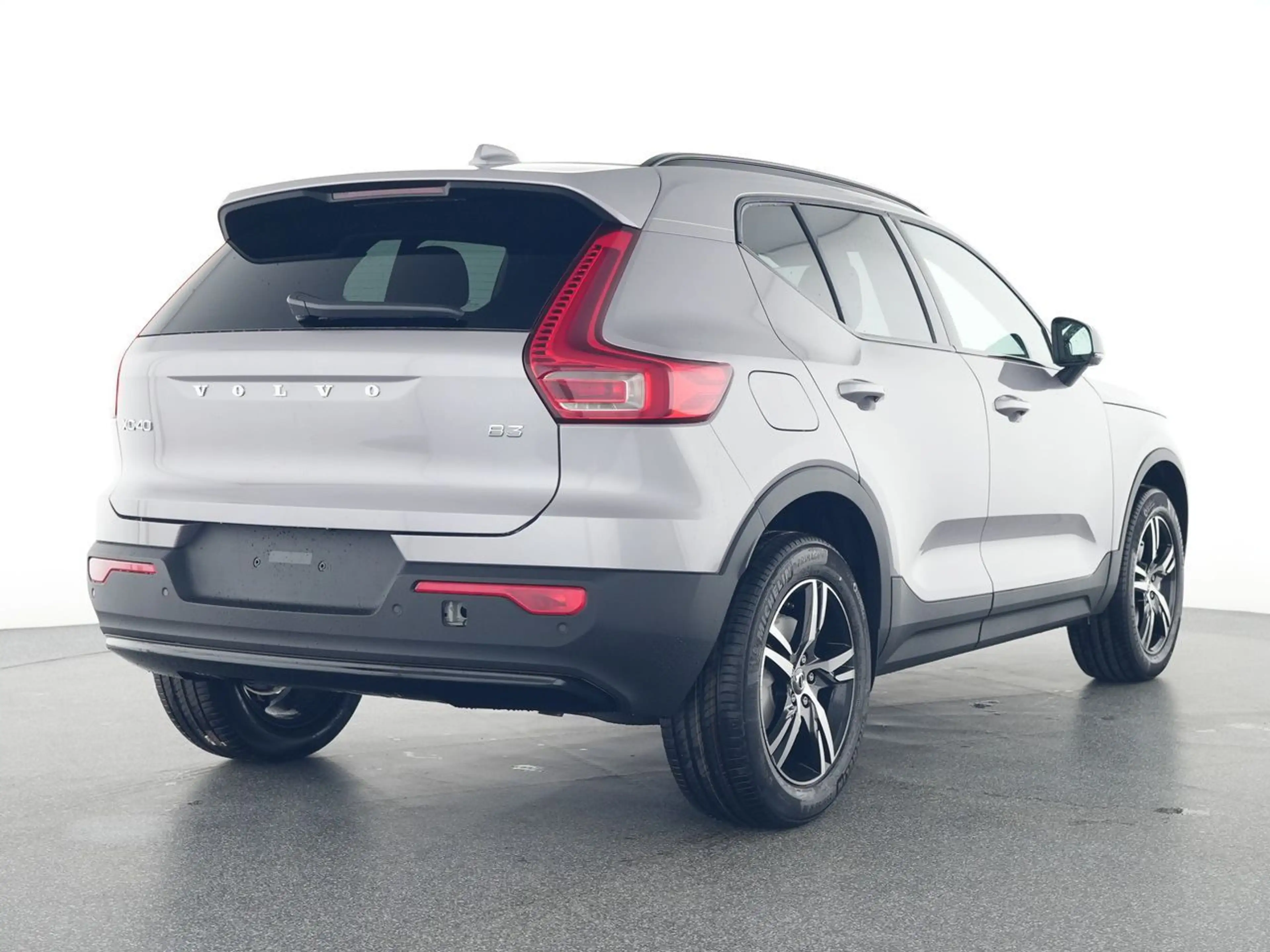 Volvo XC40 B4 Plus Dark 2WD !! STANDHZG. + 360° !! — photo 3