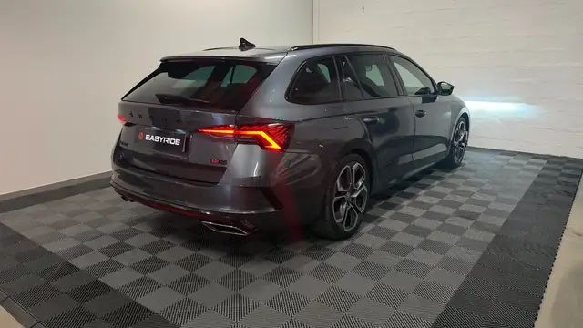 Skoda Octavia view 3