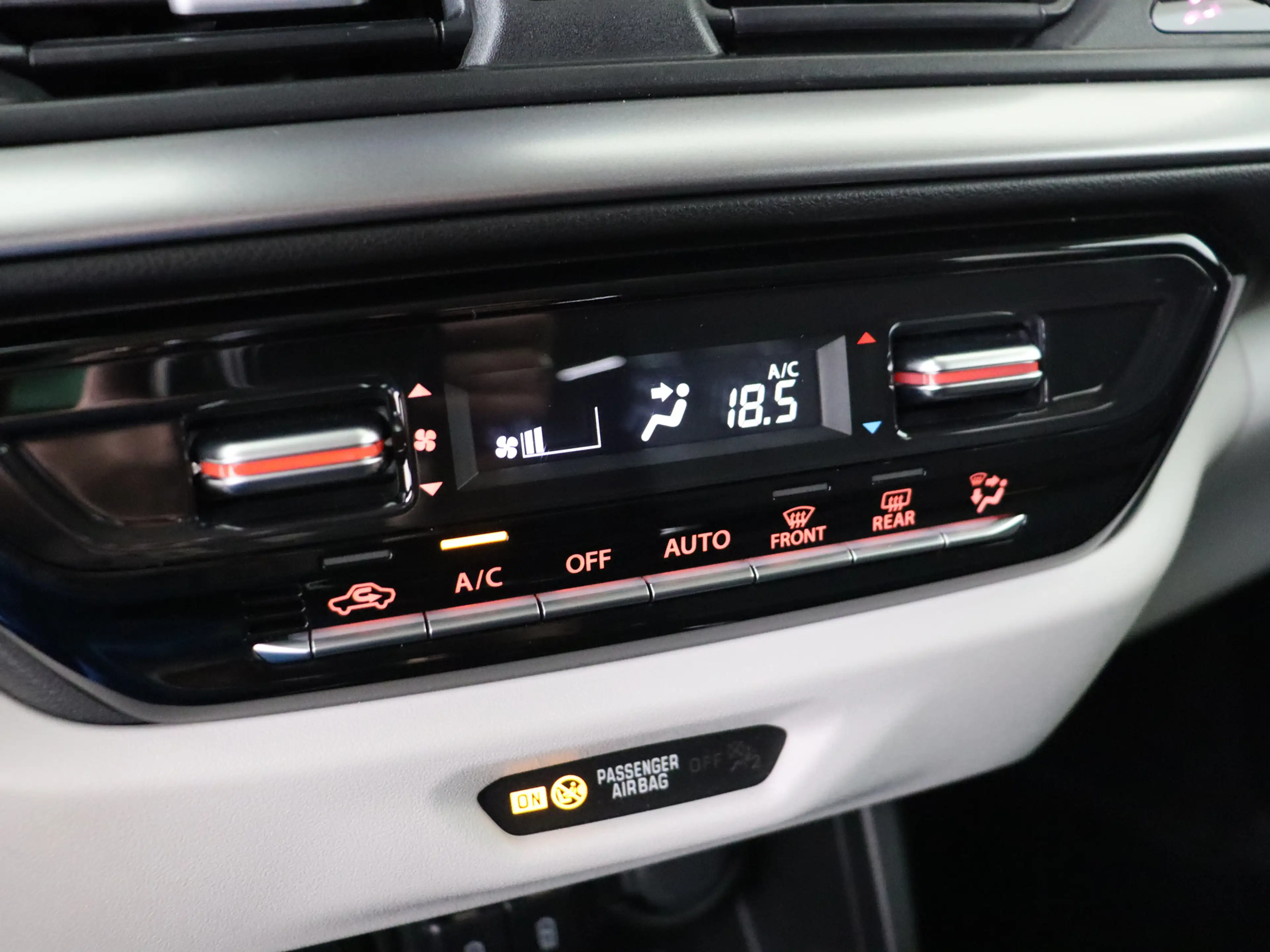 Suzuki Swift 1.2 Style Smart Hybrid | Navigatie | Apple CarPlay — photo 9