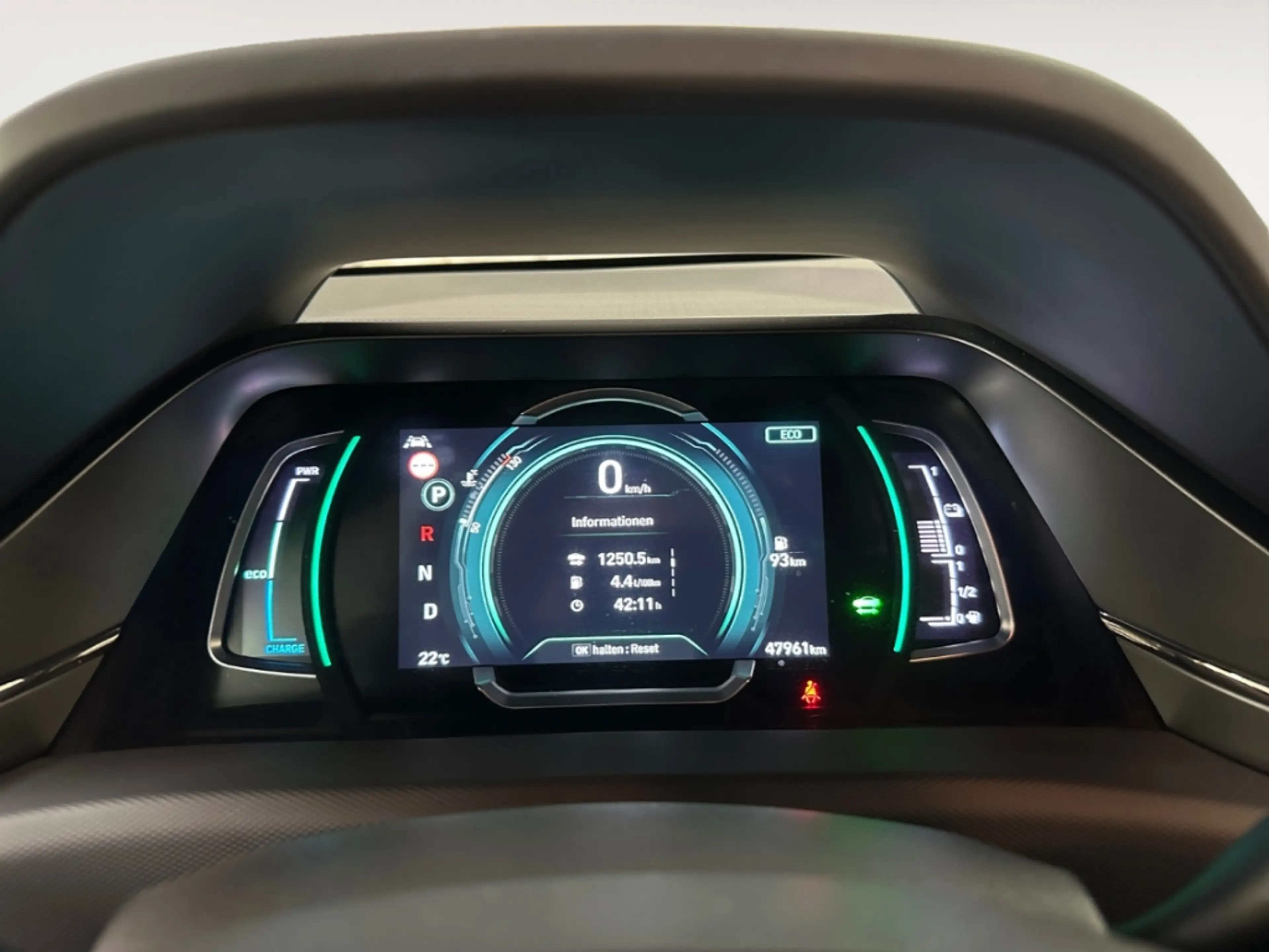 Hyundai IONIQ Premium GDI AUTOMATIK NAV LED DIG-DISPLAY KAMERA A — photo 11