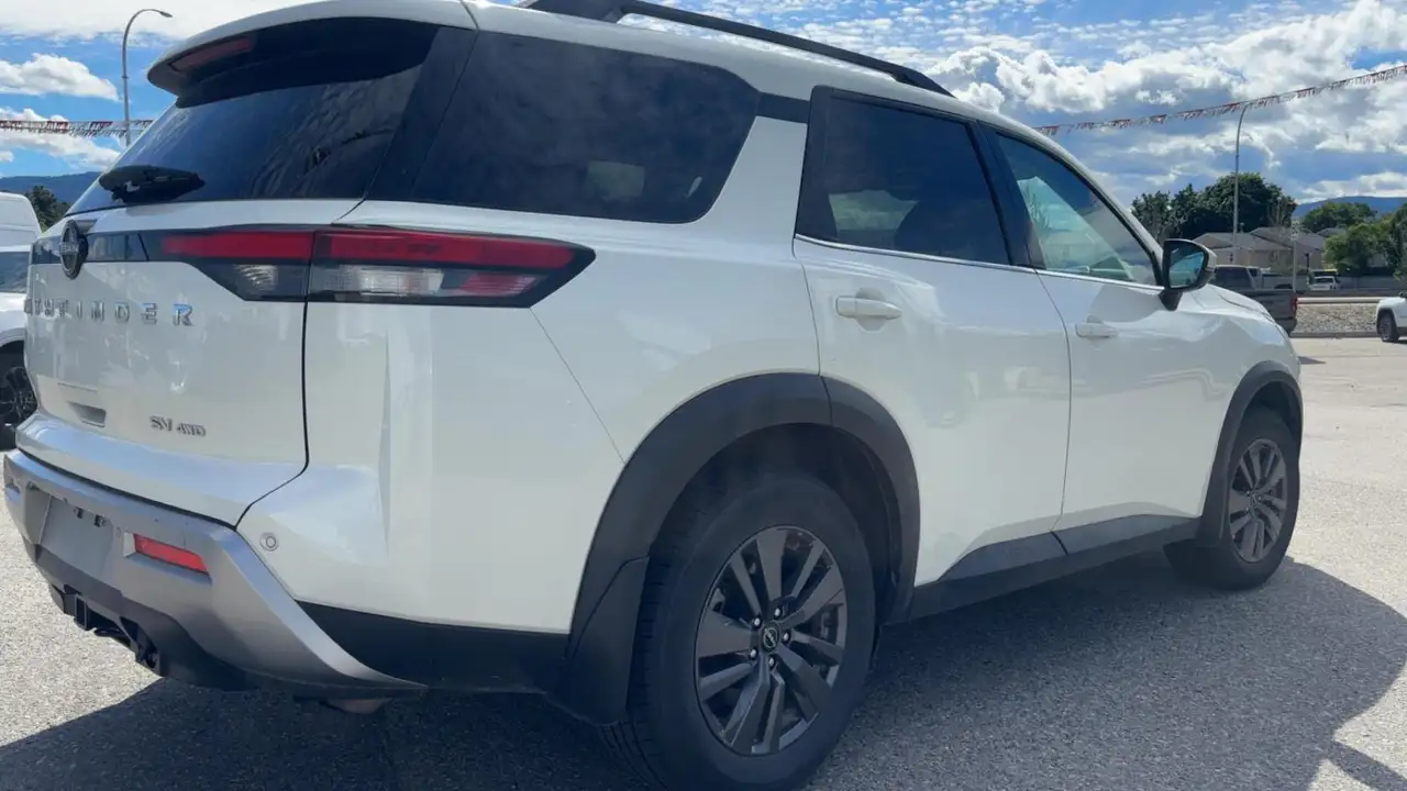 Nissan Pathfinder снимка Nissan Pathfinder