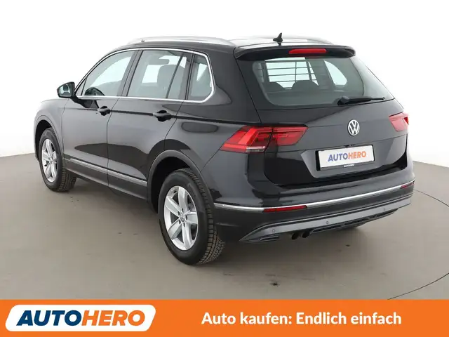 Volkswagen Tiguan view 4