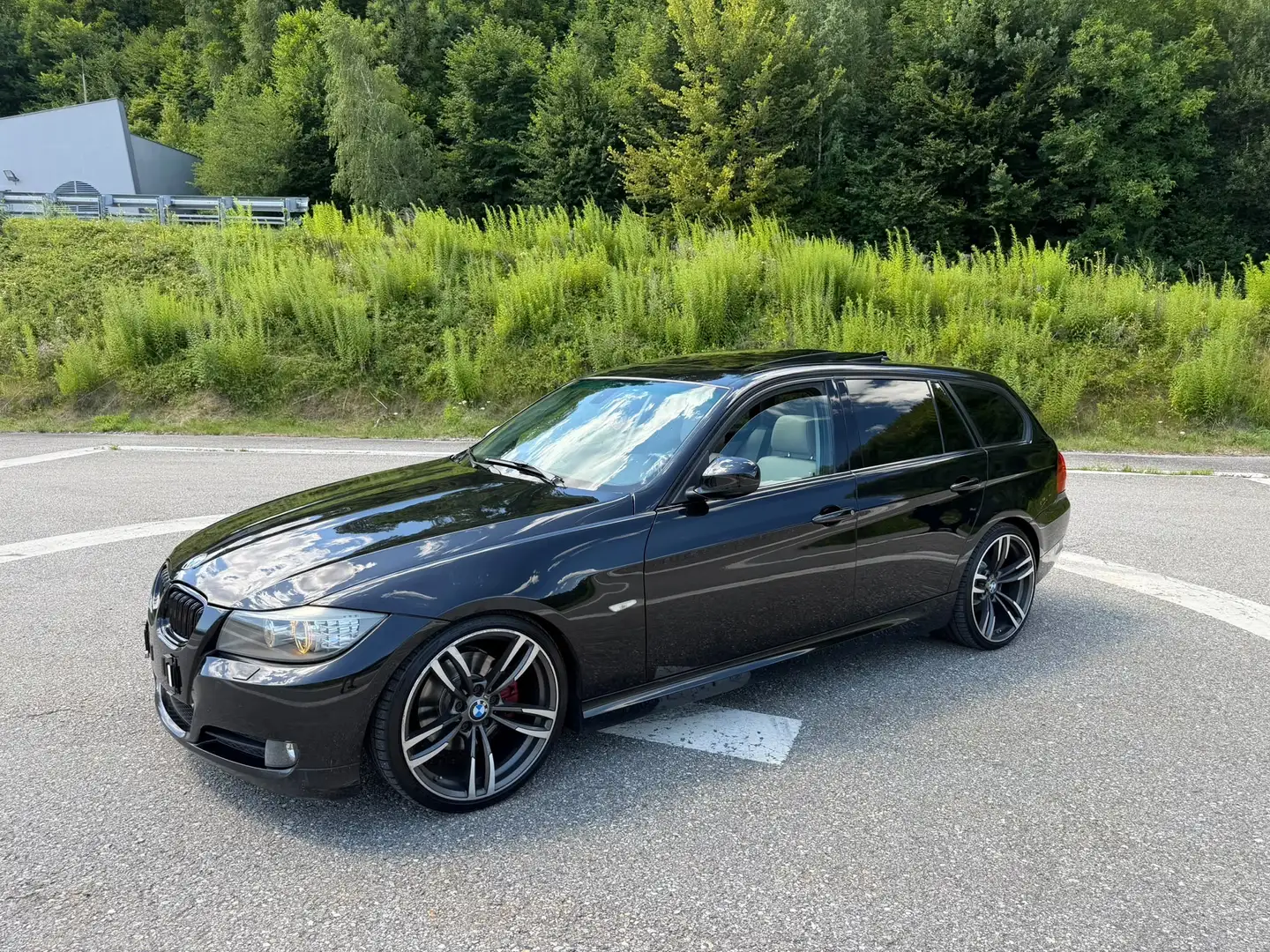 BMW 320 320d Touring Österreich-Paket Schwarz - 2