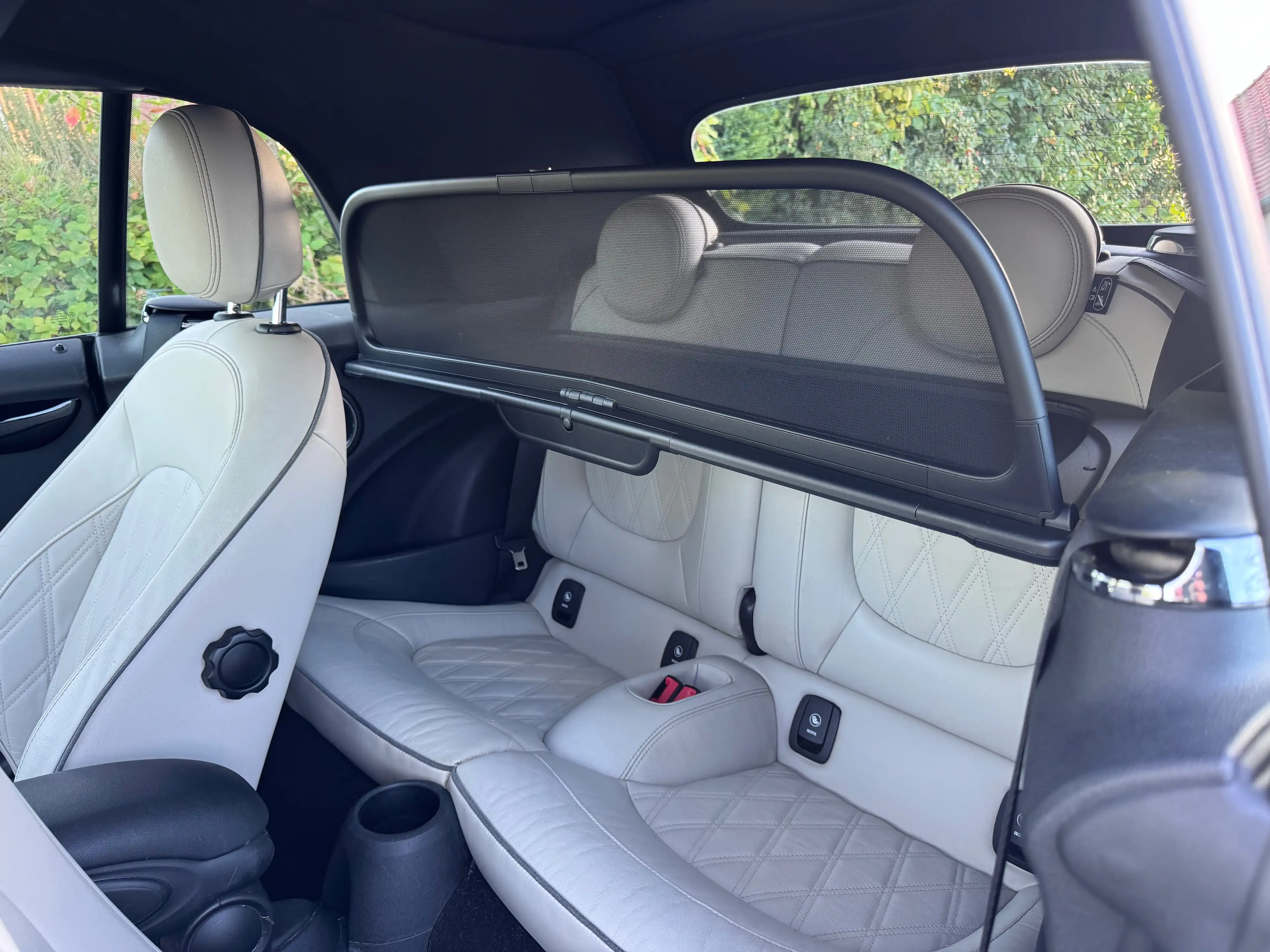 MINI Cooper Cabrio 1.5A automaat/keyless/leder/digitaal dashboard/sfeerlicht/carplay/zetelverwarming/mini historiek… — photo 10