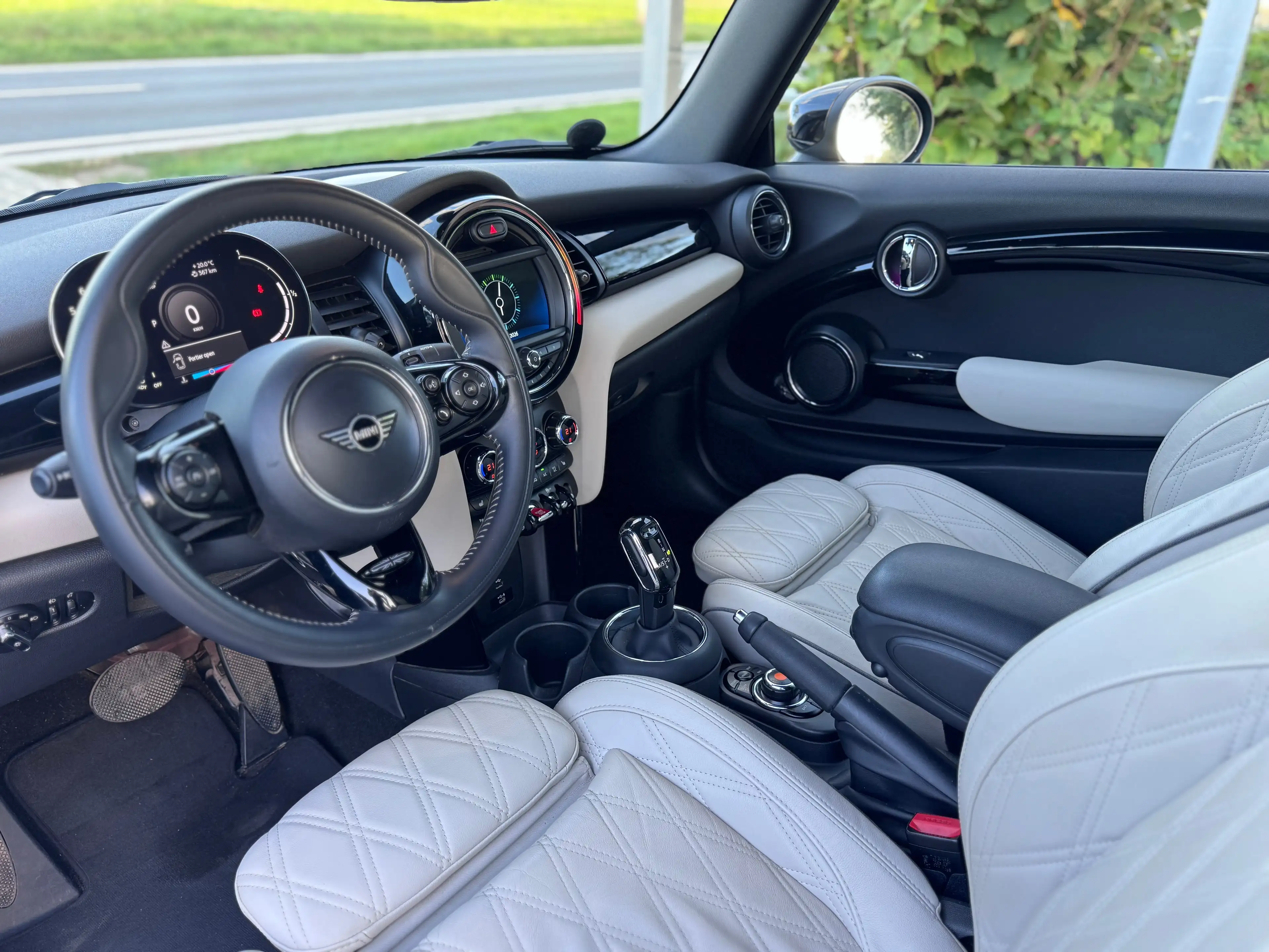 MINI Cooper Cabrio 1.5A automaat/keyless/leder/digitaal dashboard/sfeerlicht/carplay/zetelverwarming/mini historiek… — photo 5