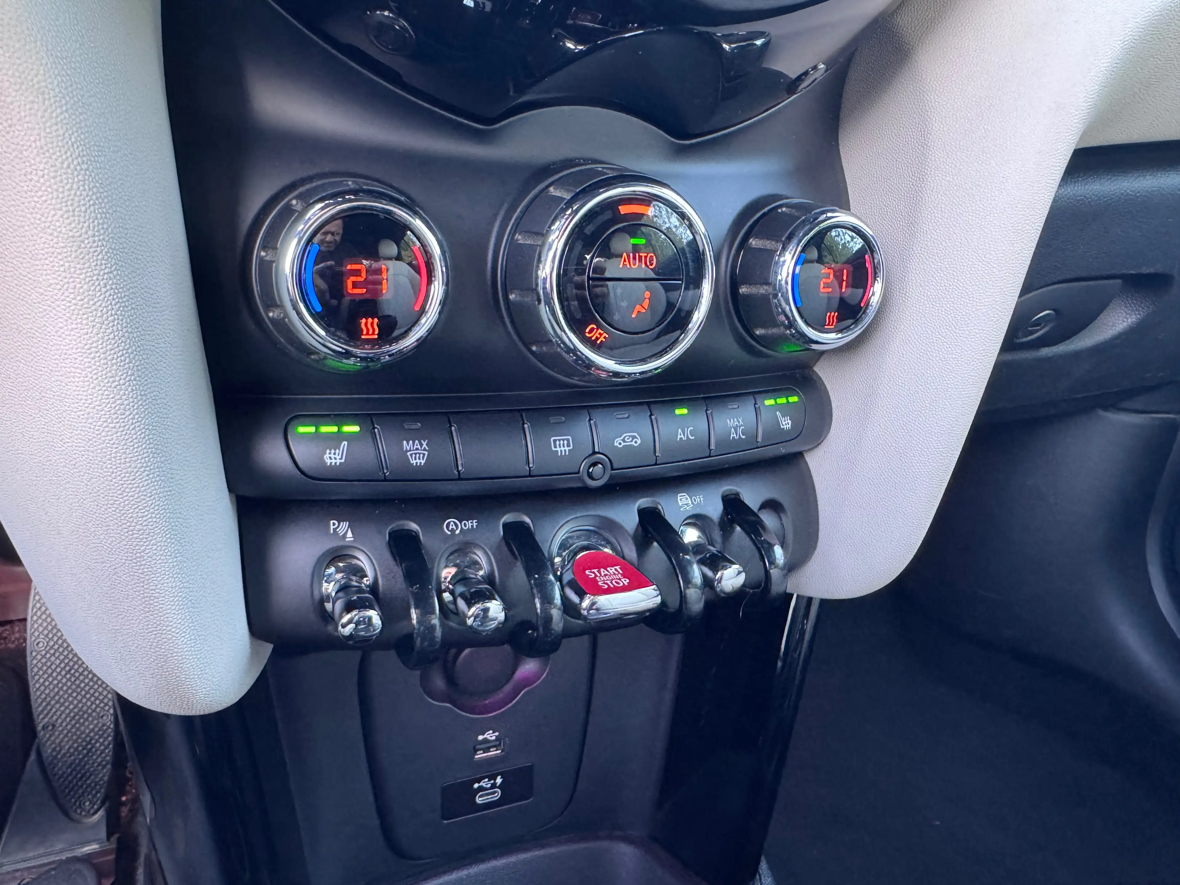 MINI Cooper Cabrio 1.5A automaat/keyless/leder/digitaal dashboard/sfeerlicht/carplay/zetelverwarming/mini historiek… — photo 14