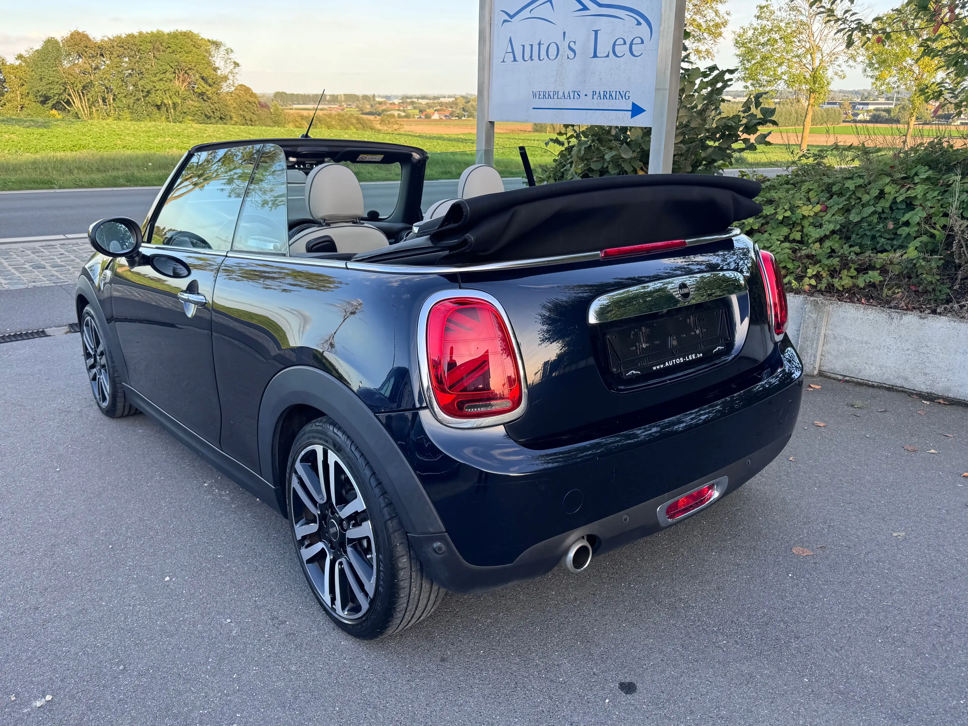 MINI Cooper Cabrio 1.5A automaat/keyless/leder/digitaal dashboard/sfeerlicht/carplay/zetelverwarming/mini historiek… — photo 3