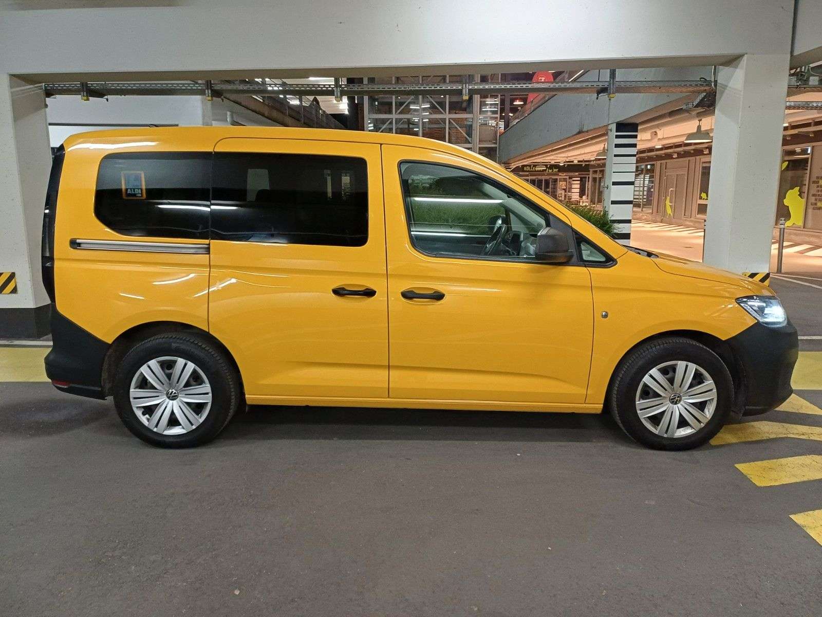 Second hand Volkswagen Caddy 2.0