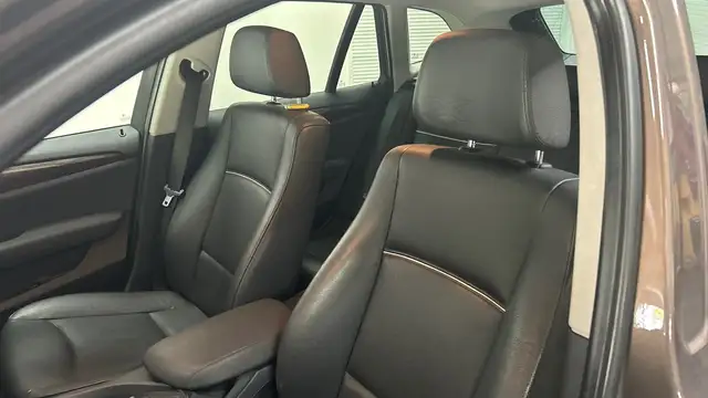 BMW X1 view 11