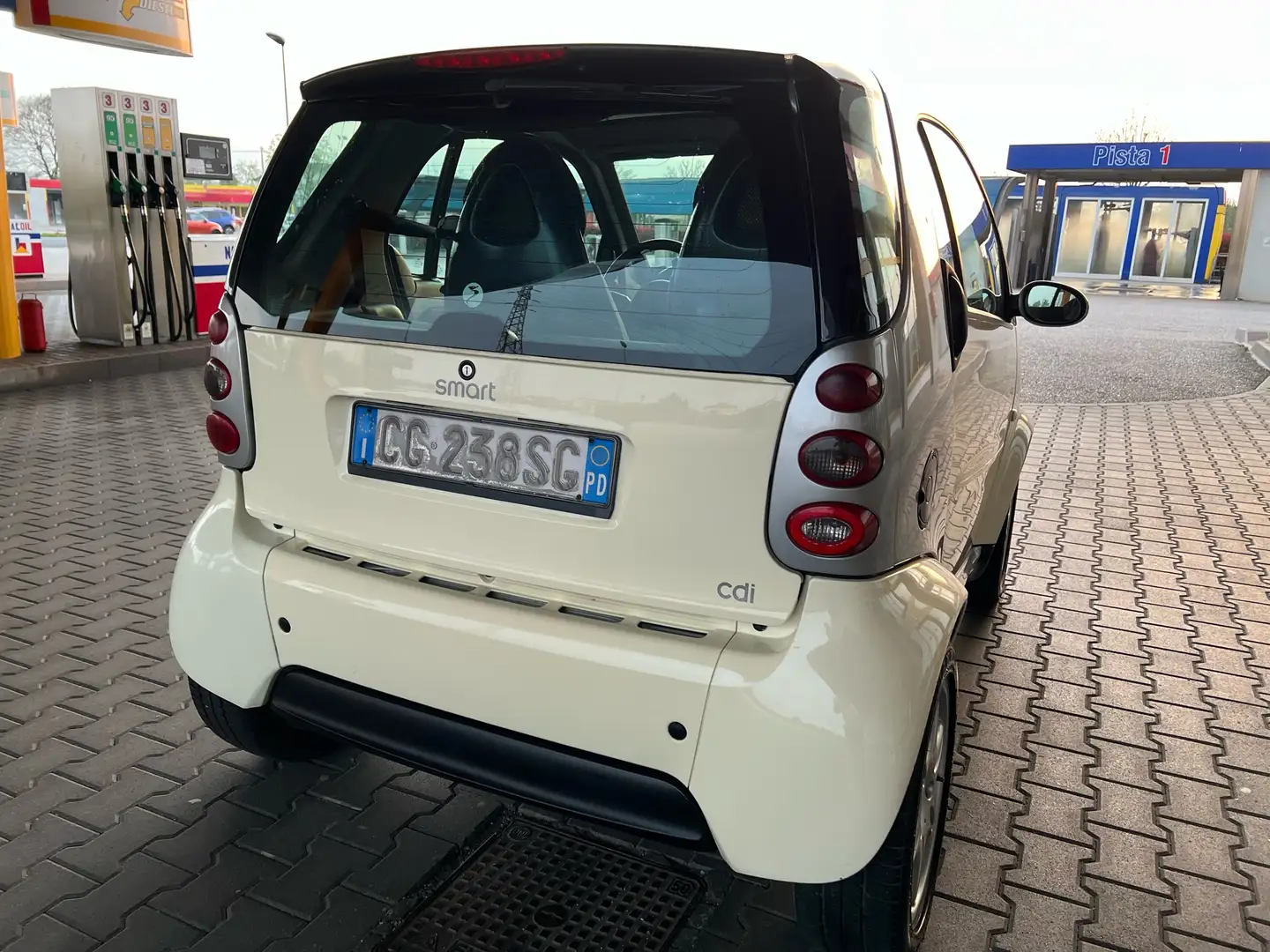 smart forTwo 0.8 cdi Smart&Passion Beżowy - 2