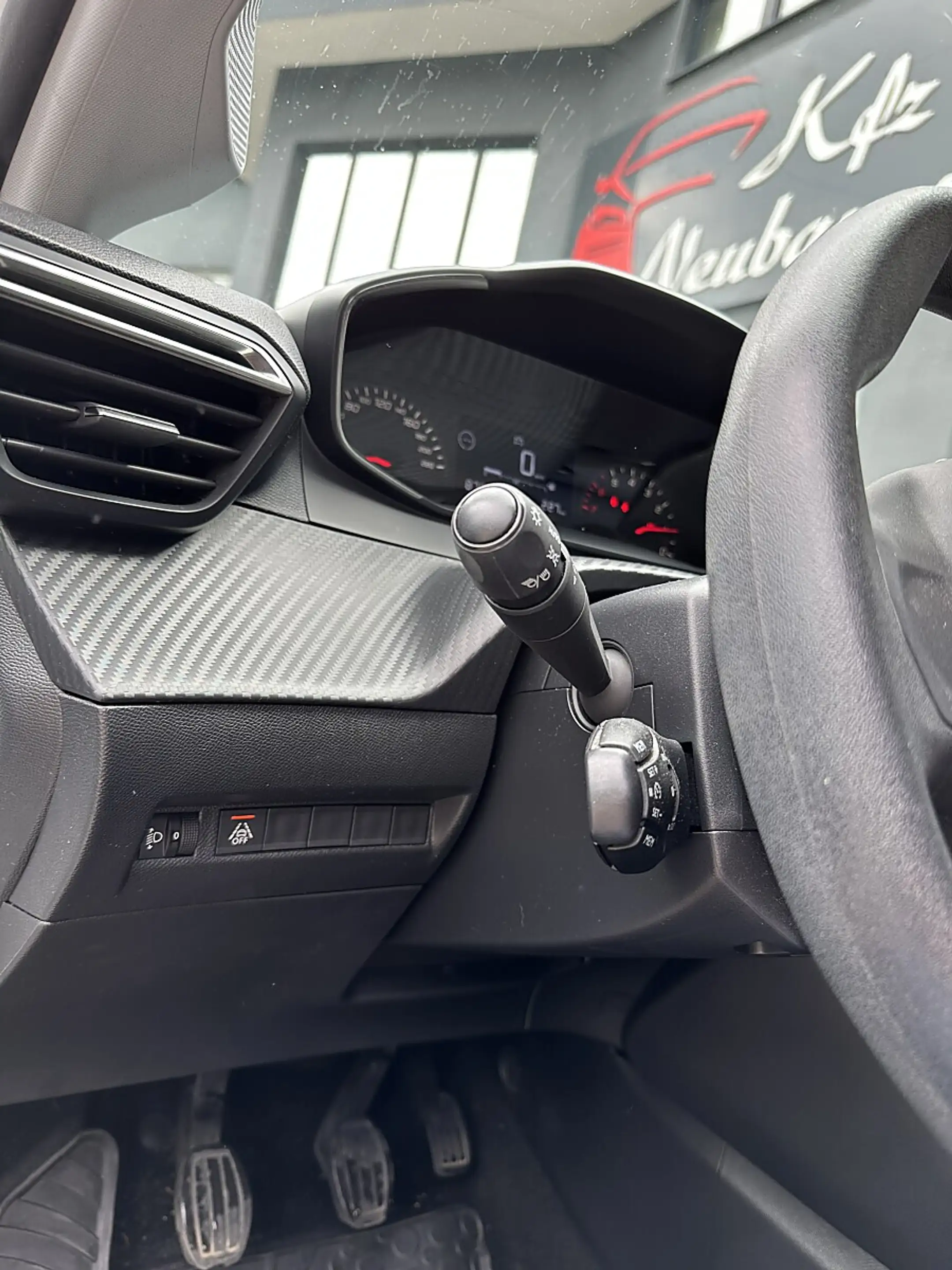 Peugeot 208 1.2 PureTech 75 Like (EURO 6d) — photo 8