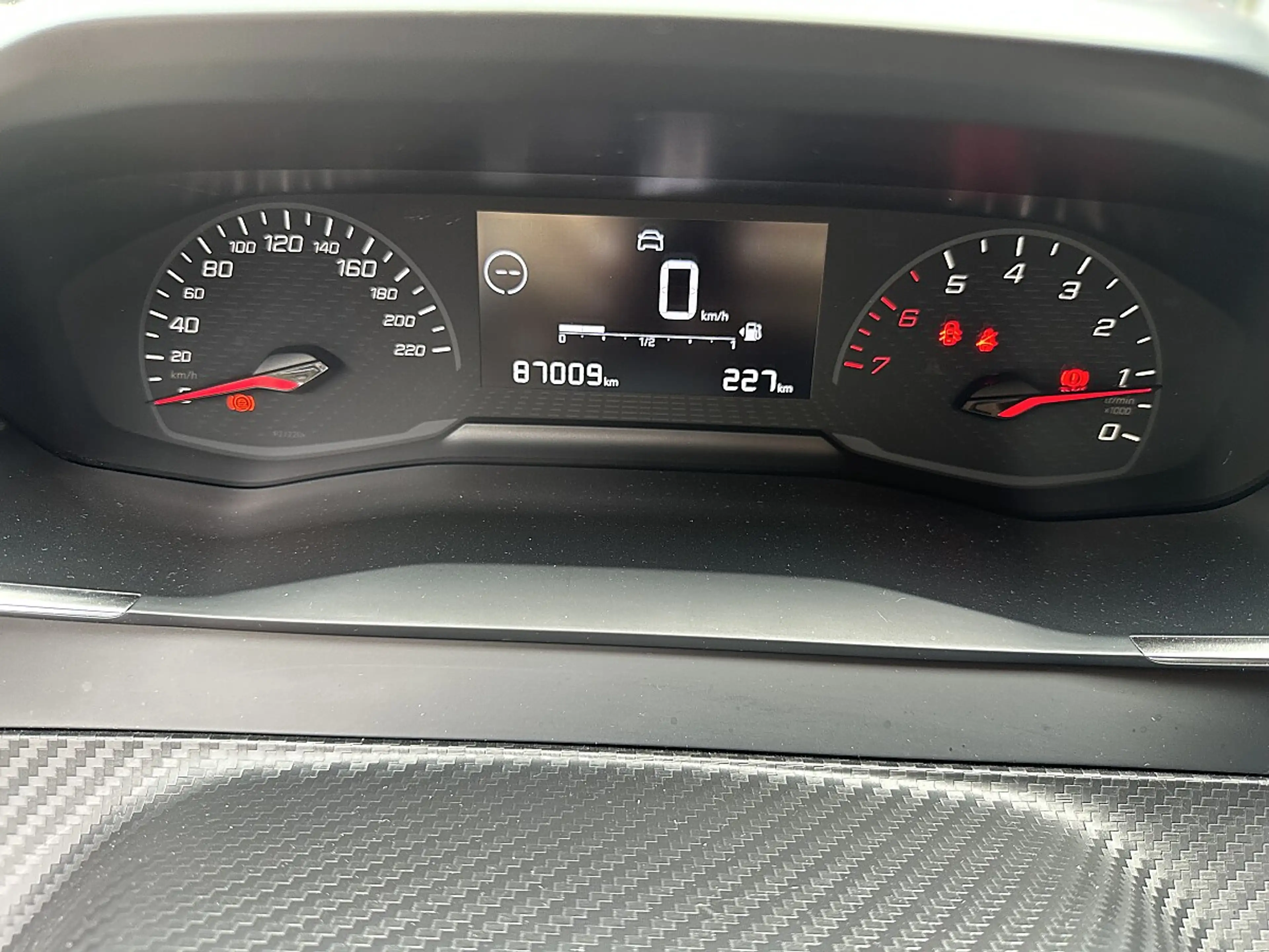 Peugeot 208 1.2 PureTech 75 Like (EURO 6d) — photo 12