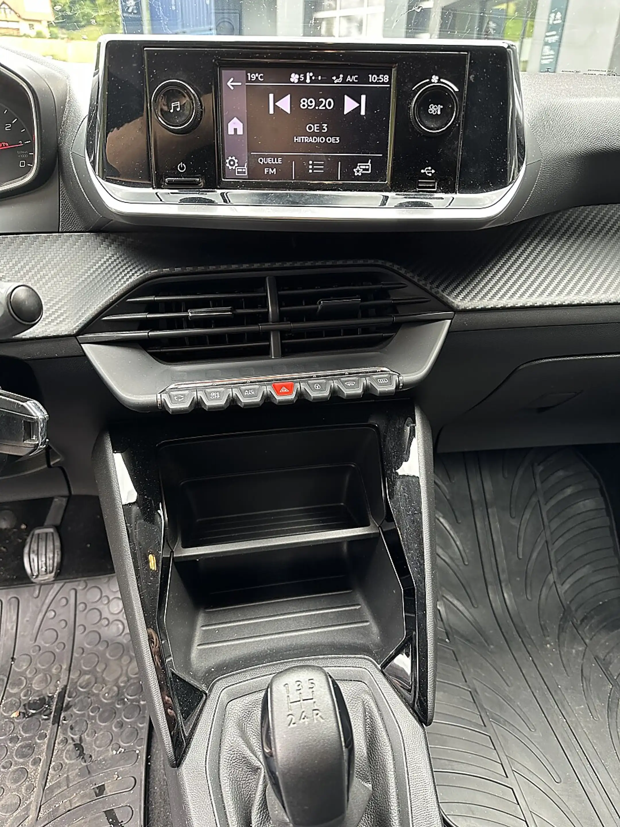 Peugeot 208 1.2 PureTech 75 Like (EURO 6d) — photo 10