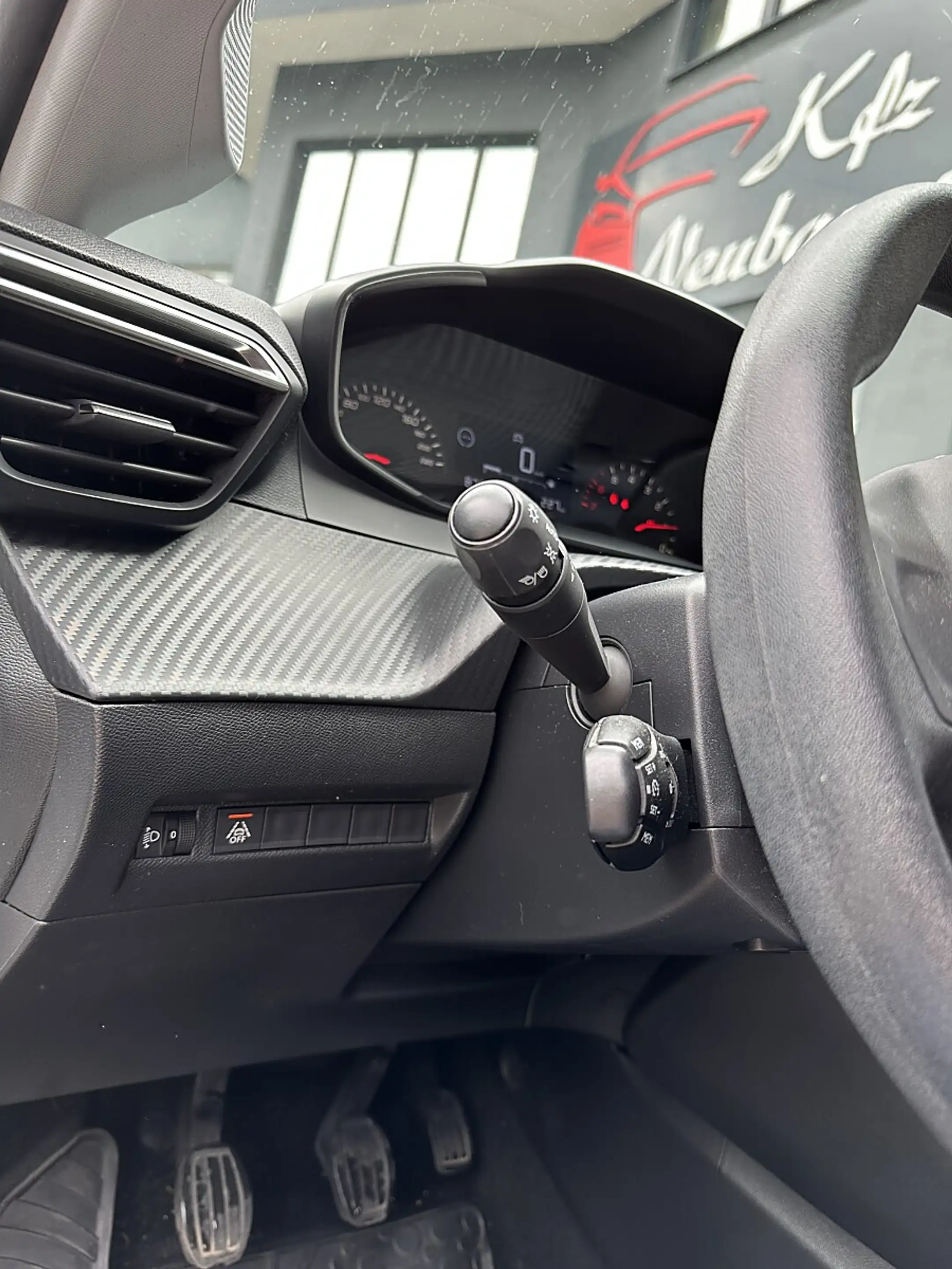 Peugeot 208 1.2 PureTech 75 Like (EURO 6d) — photo 9