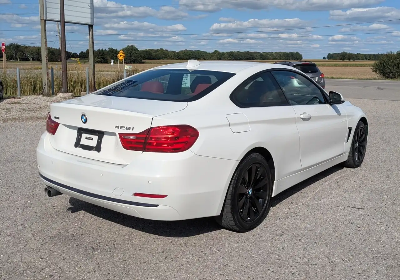 BMW 4 Series снимка BMW 4 Series
