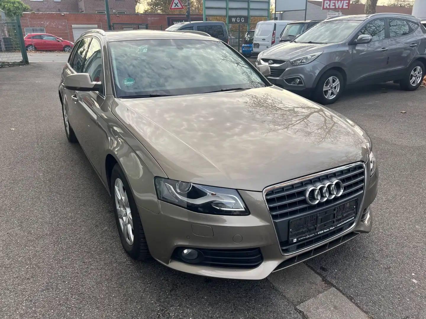 Audi A4 2.0 Avant Ambiente"Klimaaut."Xenon"SHZ"PDC" Beige - 1