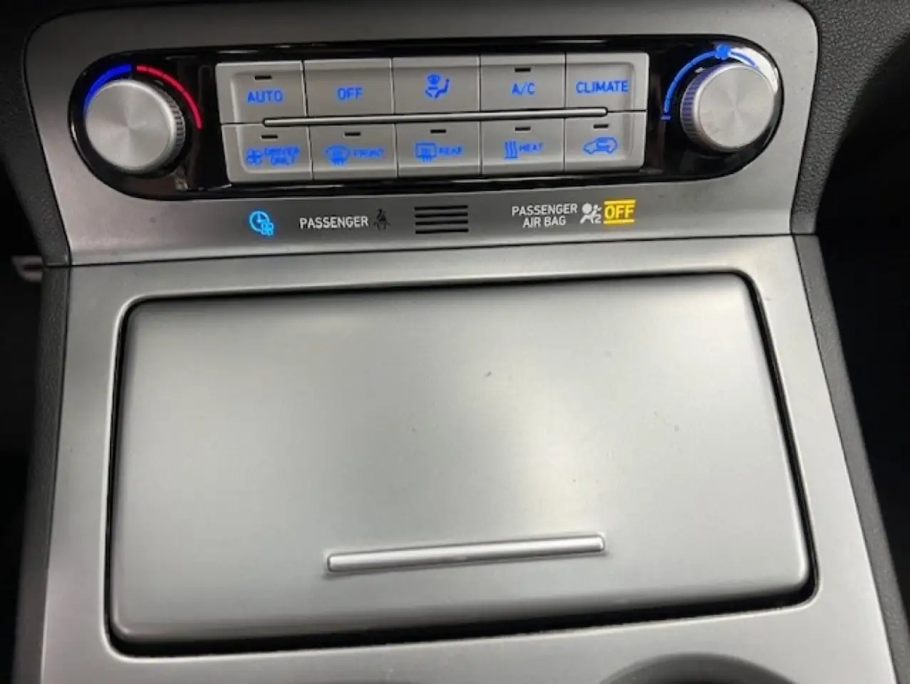 Hyundai KONA снимка Hyundai KONA