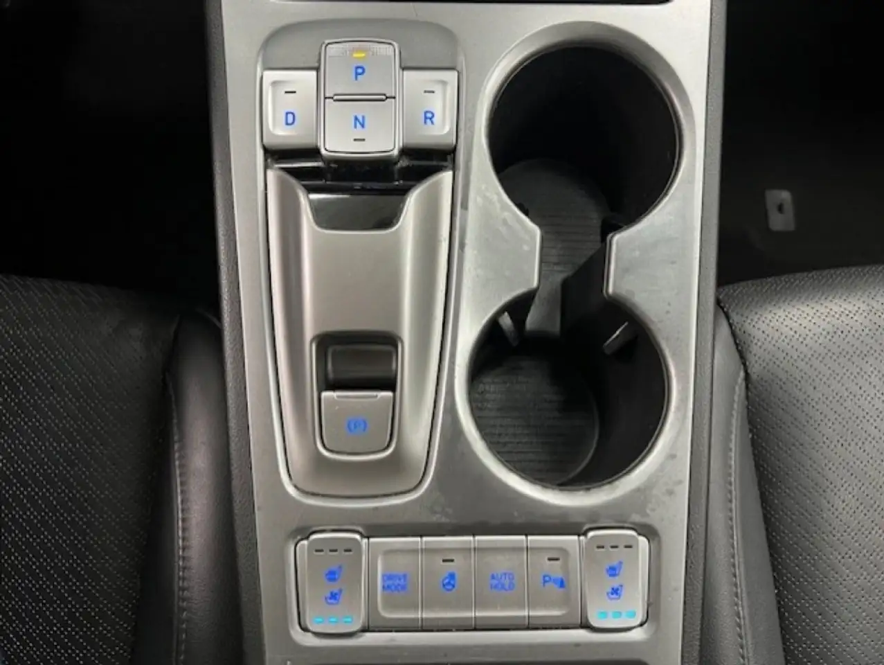 Hyundai KONA снимка Hyundai KONA