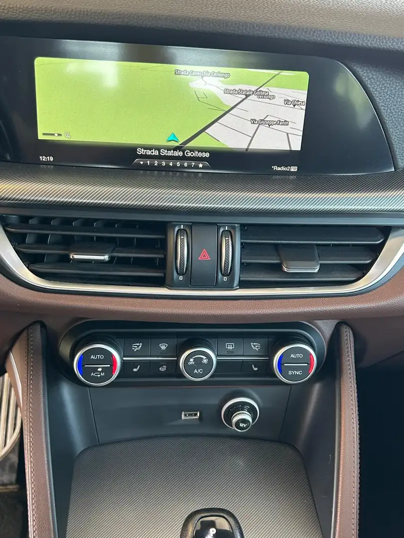 Alfa Romeo Stelvio 2.2 Turbodiesel 210 CV AT8 Q4 Sport Edition Plateado - 2