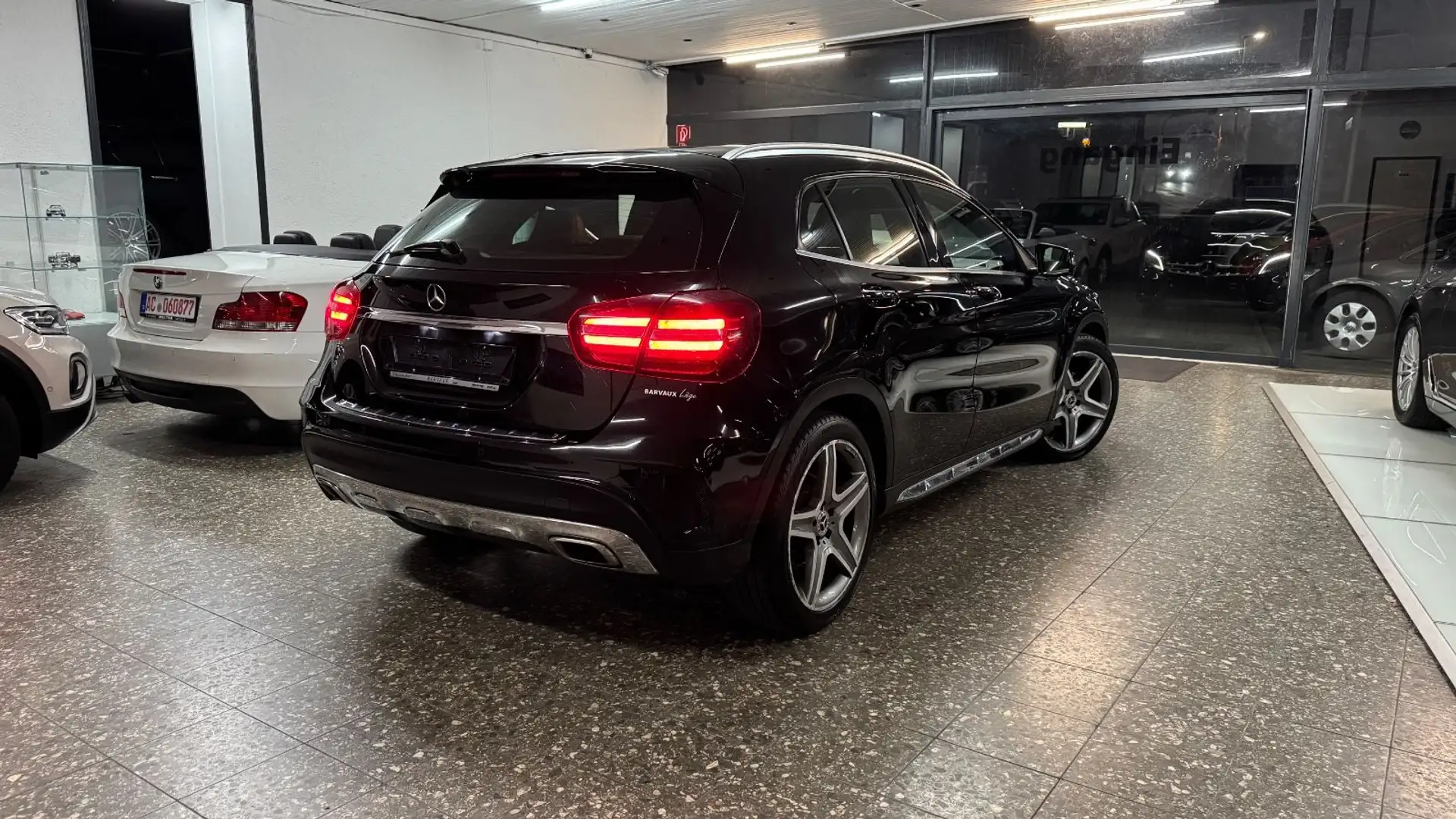 Mercedes-Benz GLA 200 *AMG Line*Navi*LED*XenonR.Kamera*T.Leder* Schwarz - 2