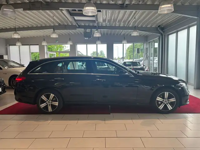 Mercedes-Benz C-Class view 8