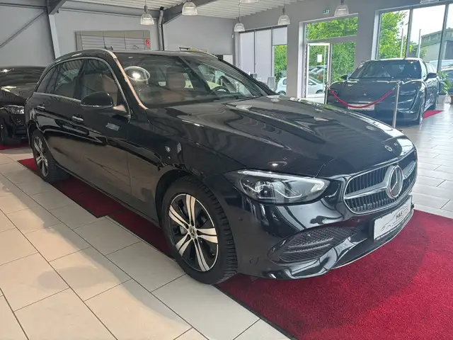 Mercedes-Benz C-Class view 9