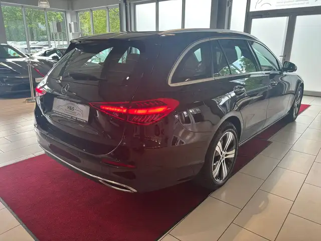 Mercedes-Benz C-Class view 7