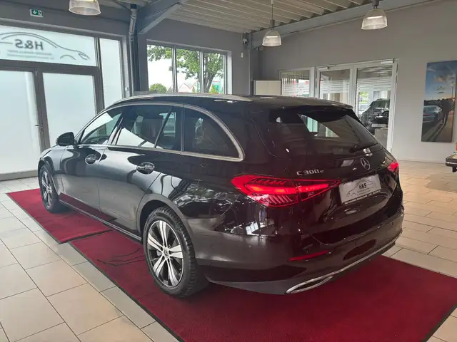 Mercedes-Benz C-Class view 3