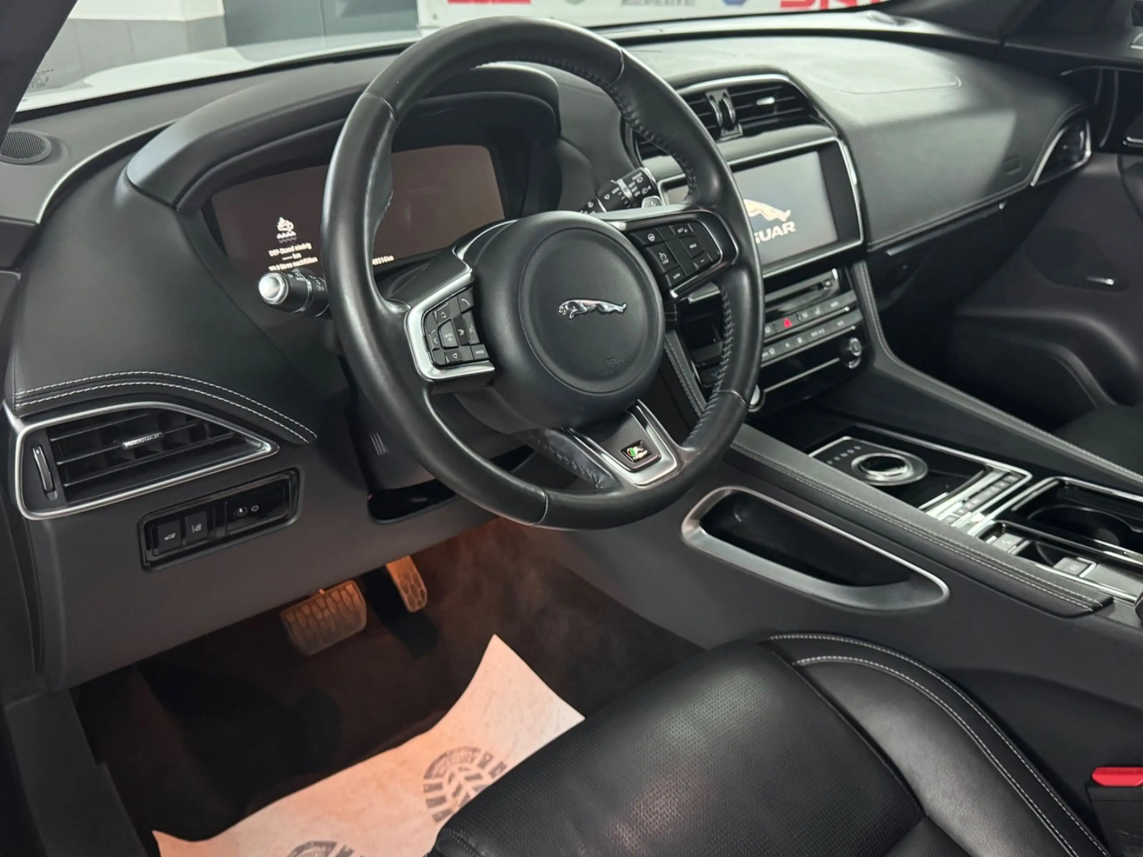 Jaguar F-Pace F-PACE R-Sport Virtuelles Cockpit | Black Pack — photo 13